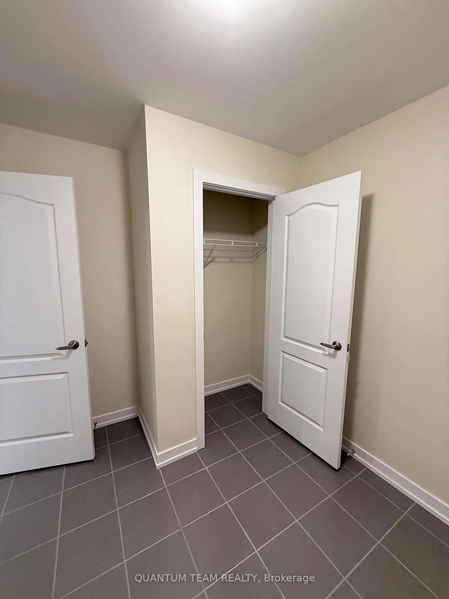 Photo 34 of 11 Wintergreen Crescent, Haldimand — HOMEH
