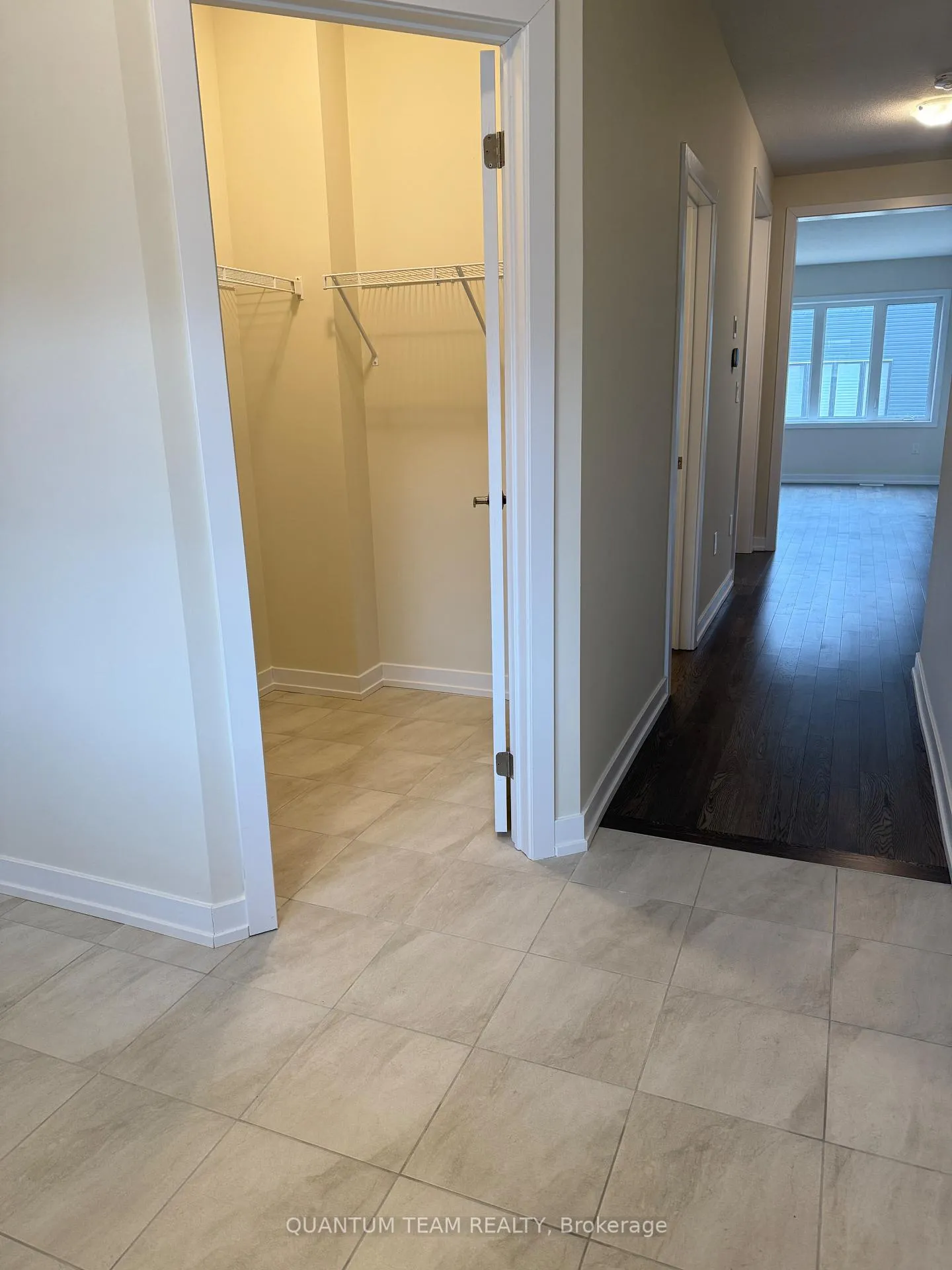 Photo 37 of 11 Wintergreen Crescent, Haldimand — HOMEH