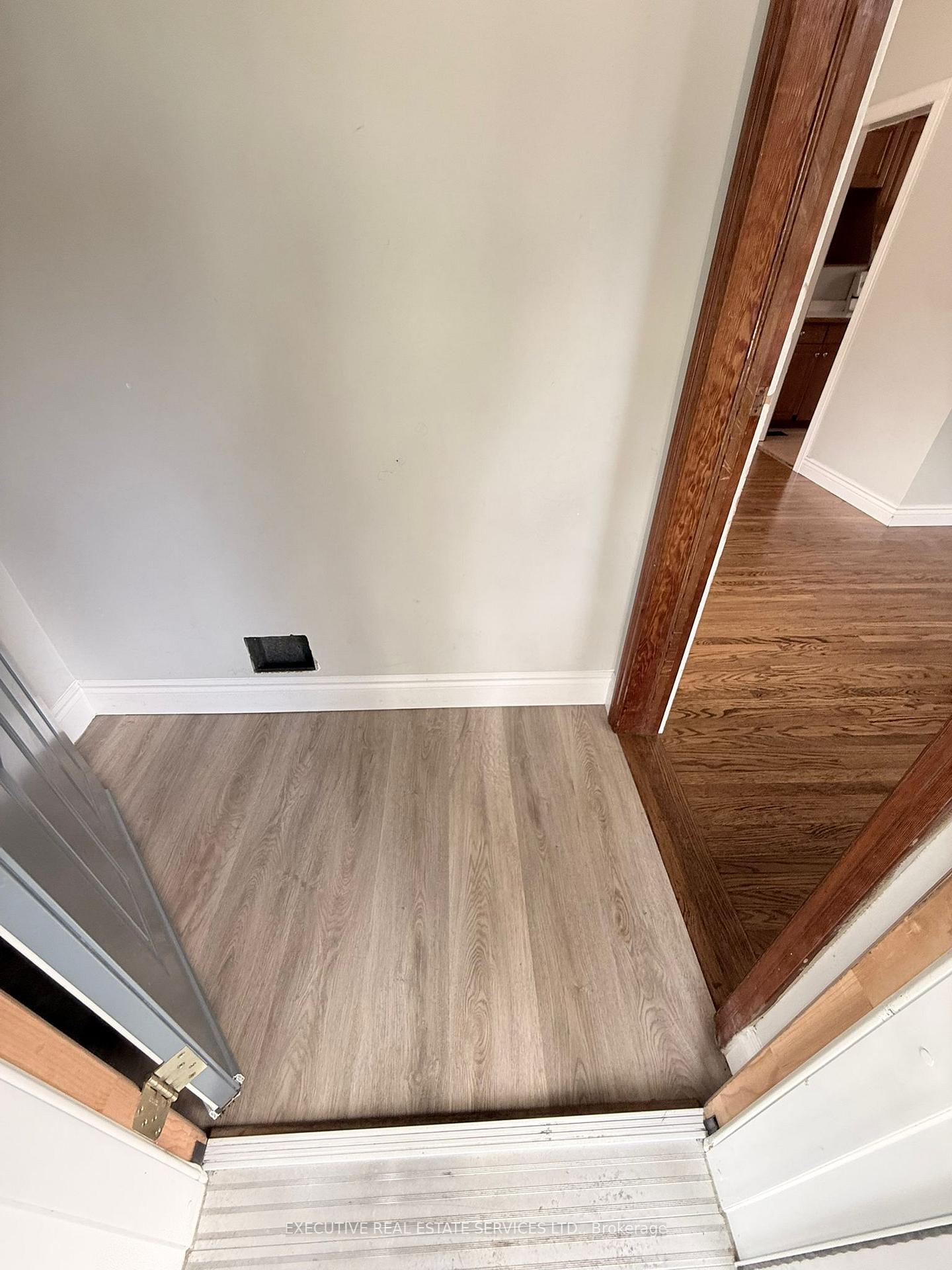 Photo 5 of 134 Oriole Avenue, Cambridge — HOMEH