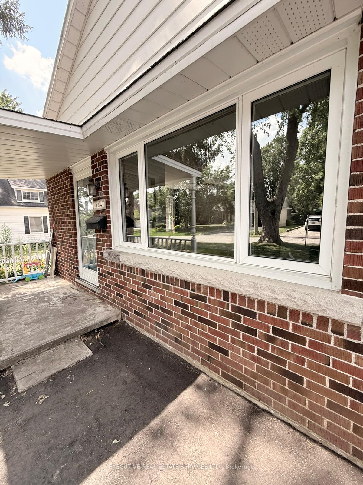 Photo 10 of 134 Oriole Avenue, Cambridge — HOMEH