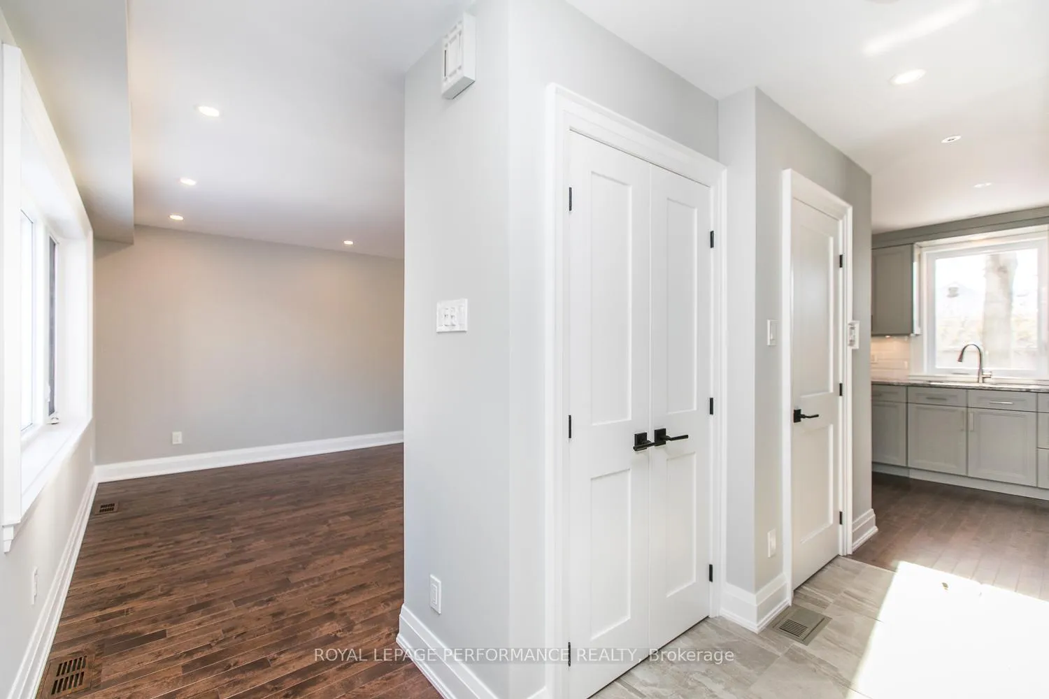 Photo 3 of 22 Wolff Street, Ottawa, Overbrook — HOMEH