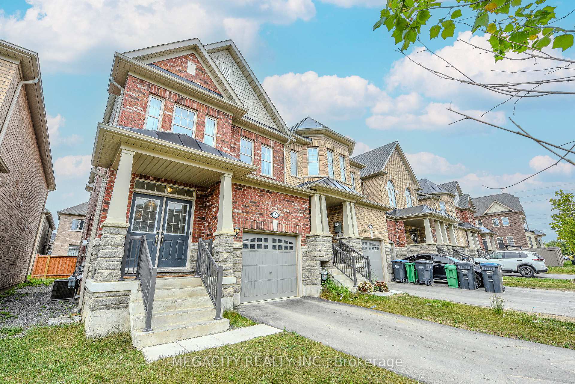 Front of 5 Bushwood Trail NE