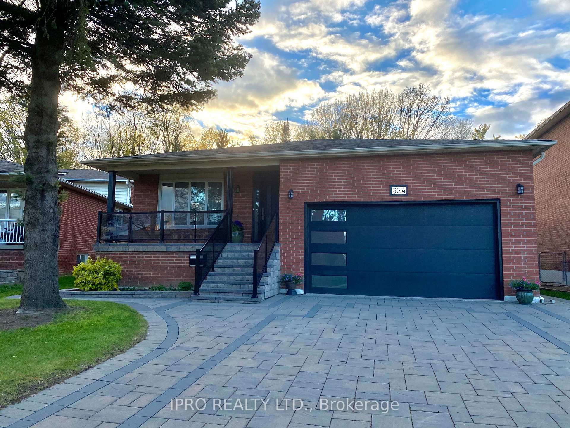 Photo 1 of 324 Airdrie Drive, Vaughan, East Woodbridge — HOMEH
