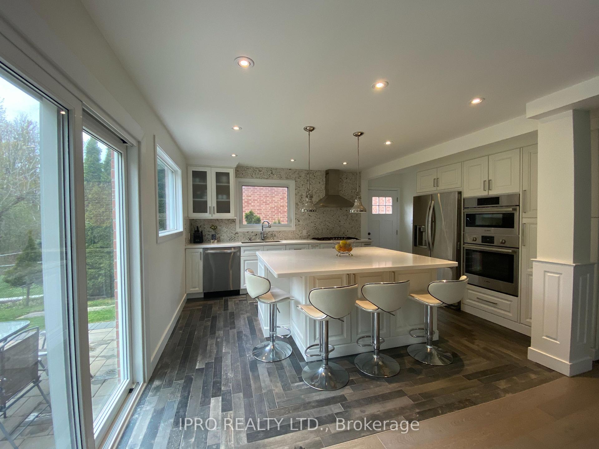 Photo 4 of 324 Airdrie Drive, Vaughan, East Woodbridge — HOMEH