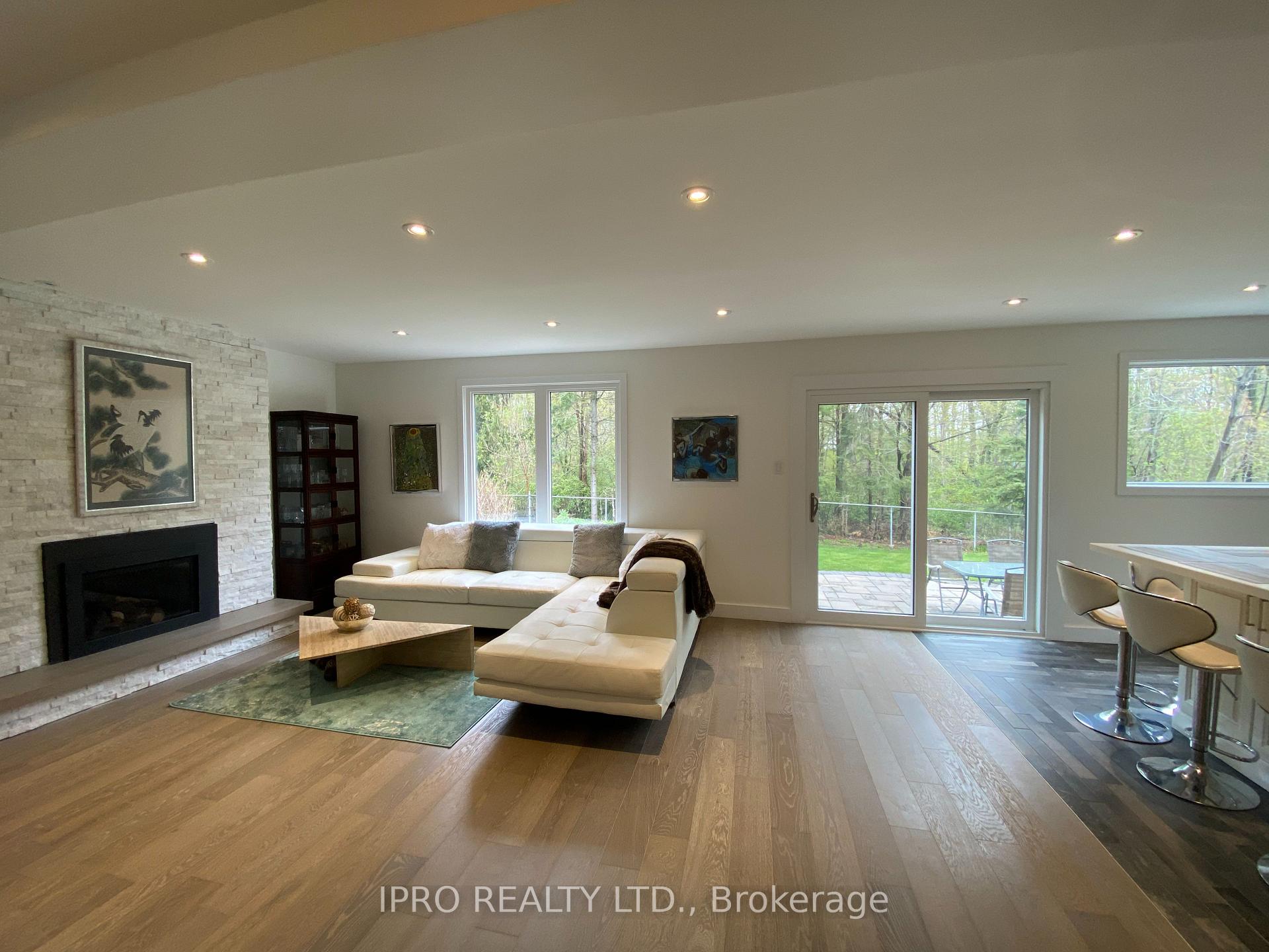 Photo 7 of 324 Airdrie Drive, Vaughan, East Woodbridge — HOMEH