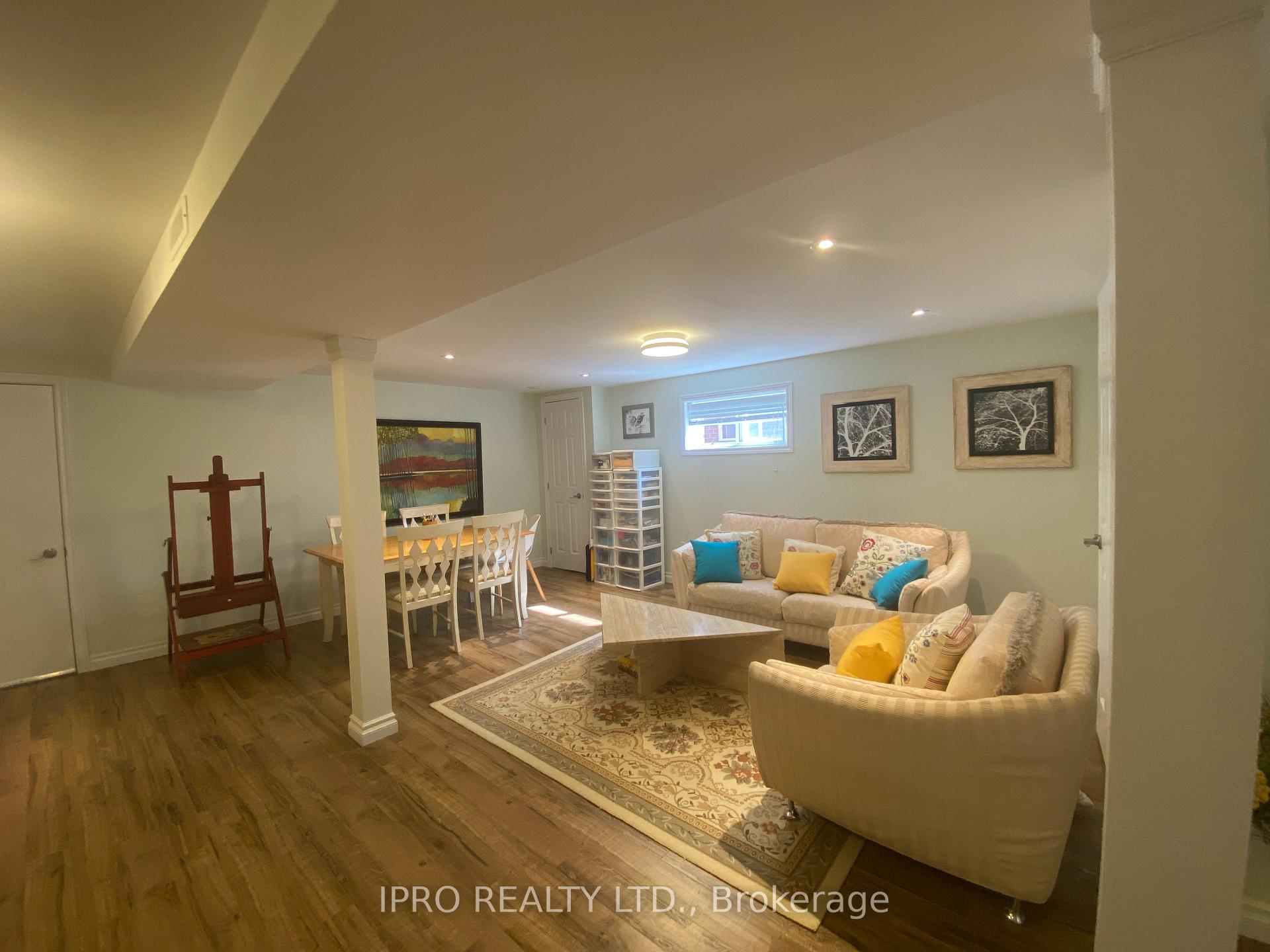 Photo 16 of 324 Airdrie Drive, Vaughan, East Woodbridge — HOMEH