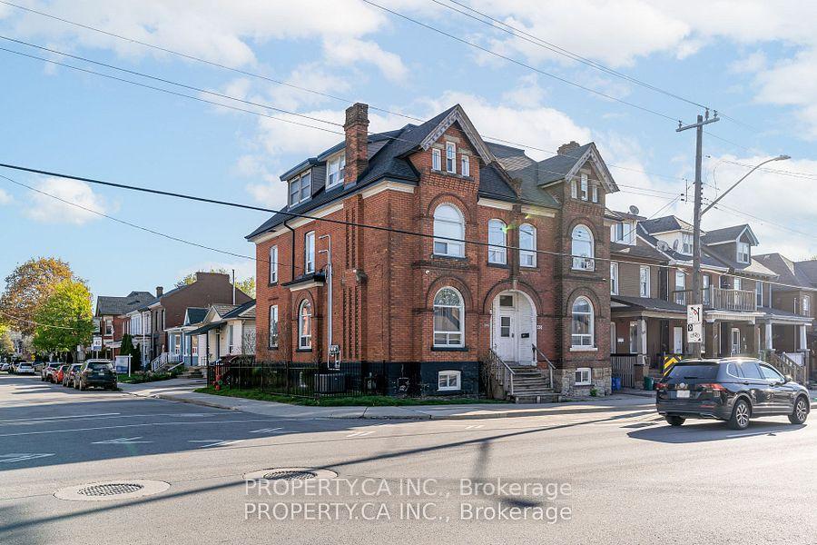 Photo 2 of 340 Cannon Street E, Hamilton, Landsdale — HOMEH