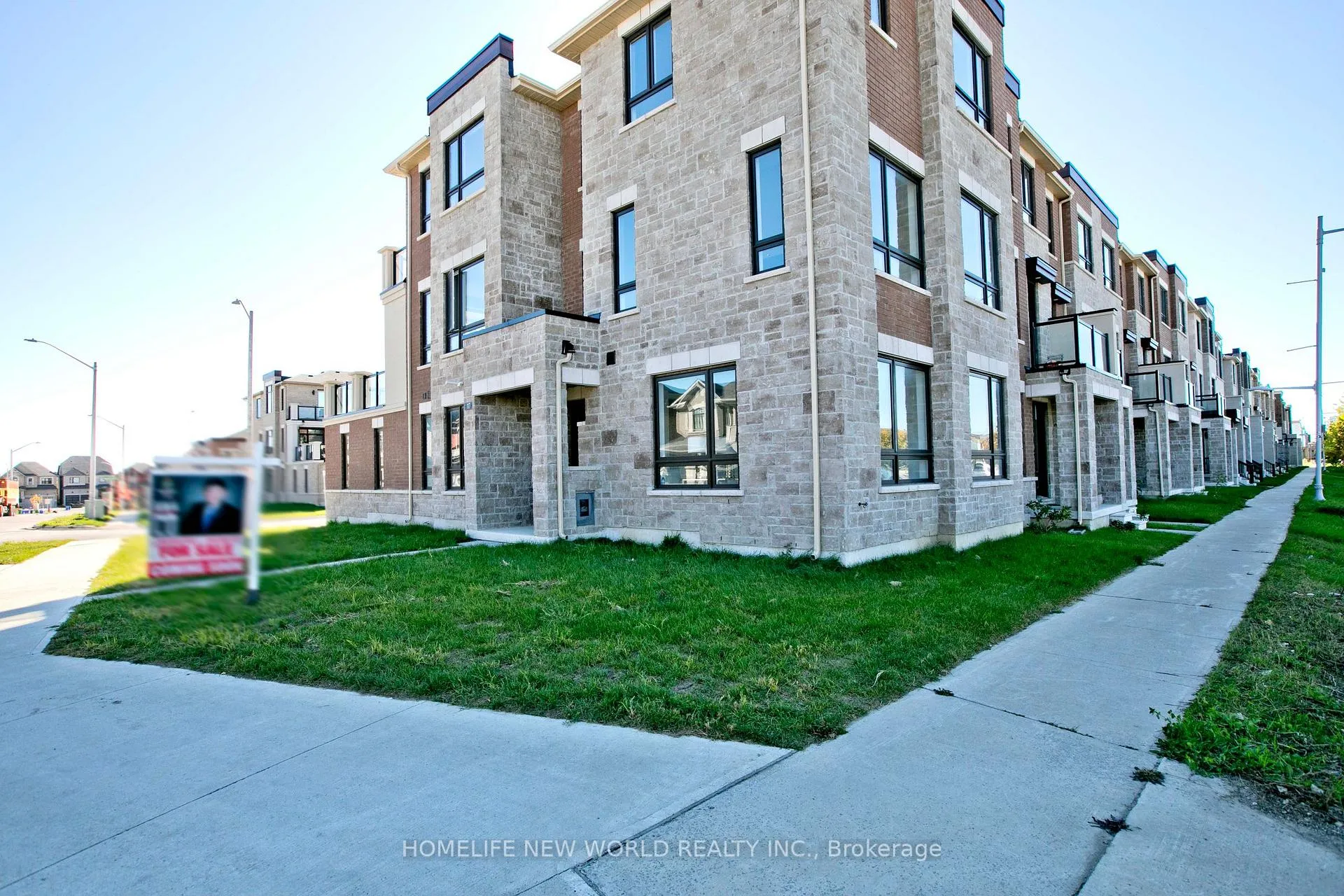 Photo 1 of 117 Mumbai Drive, Markham, Middlefield — HOMEH