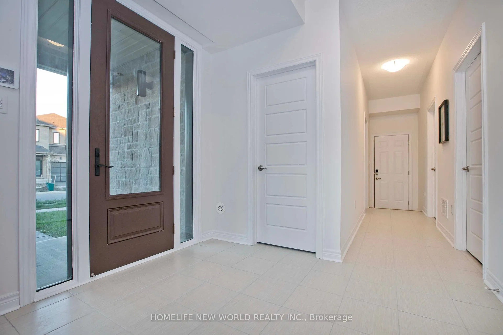 Photo 3 of 117 Mumbai Drive, Markham, Middlefield — HOMEH