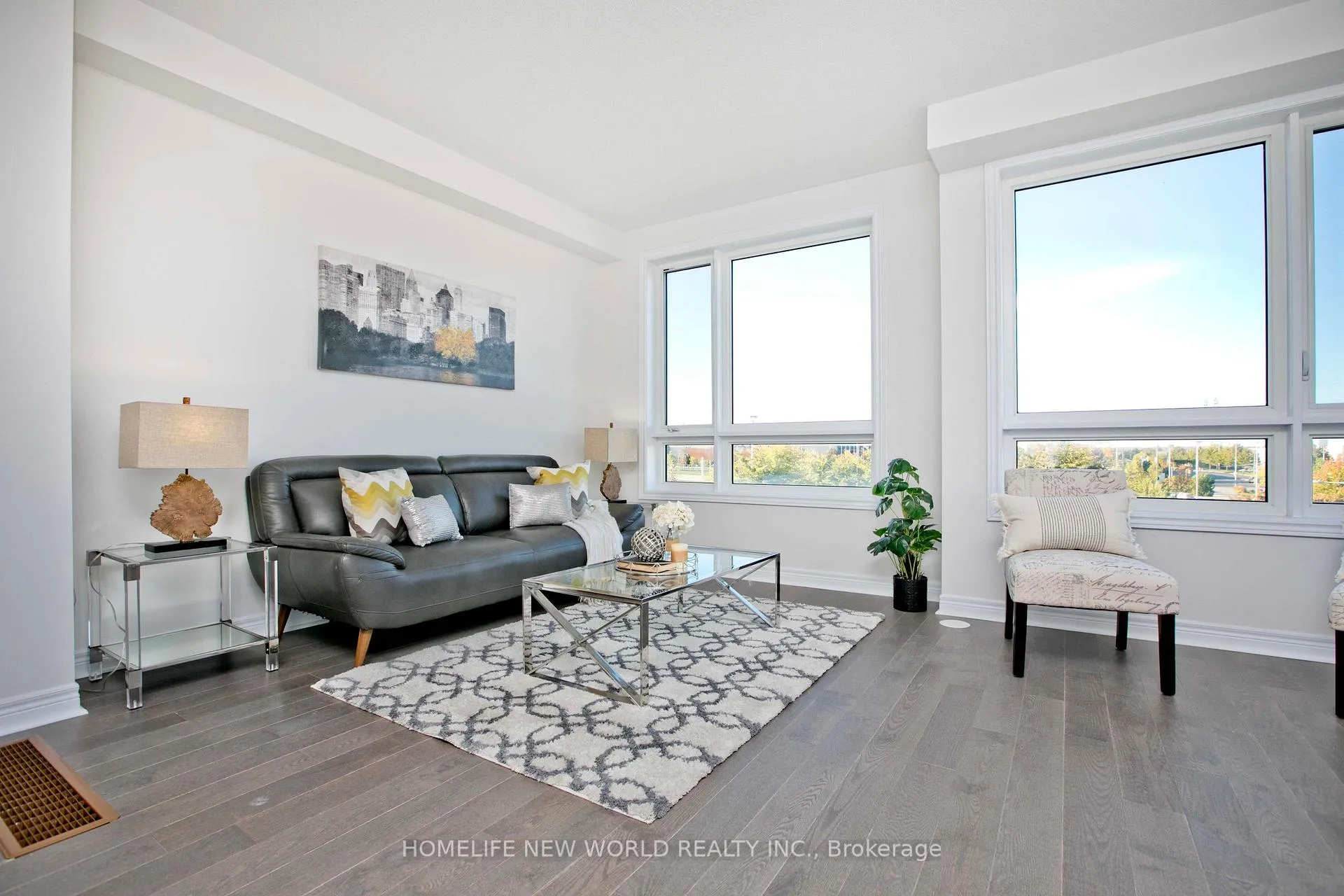 Photo 7 of 117 Mumbai Drive, Markham, Middlefield — HOMEH