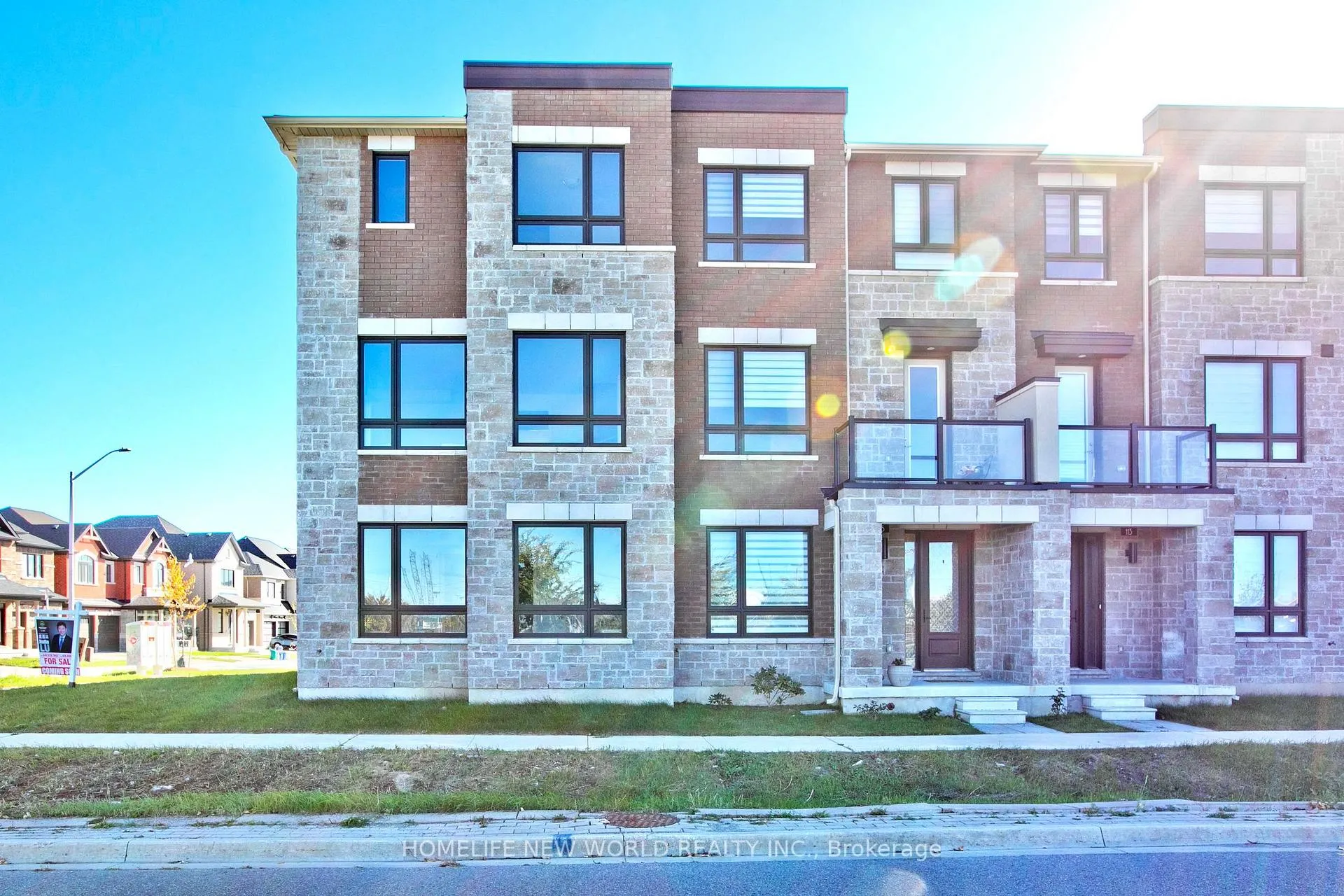 Photo 36 of 117 Mumbai Drive, Markham, Middlefield — HOMEH