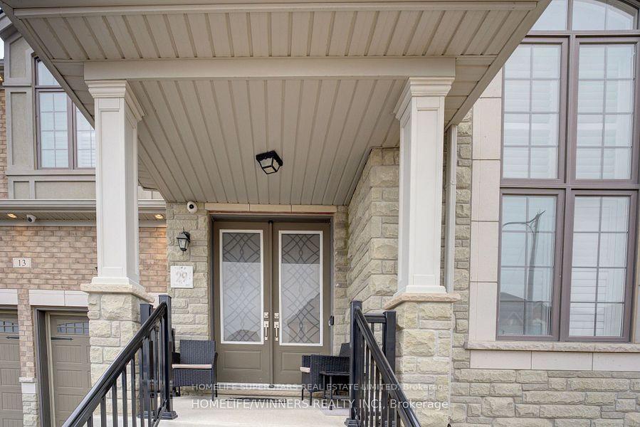 Photo 4 of 13 Boyce Crescent W, Brampton, Vales of Castlemore — HOMEH