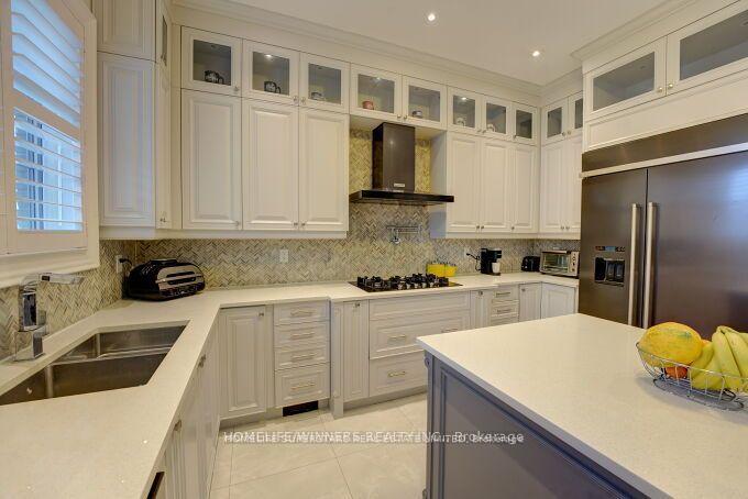 Photo 5 of 13 Boyce Crescent W, Brampton, Vales of Castlemore — HOMEH