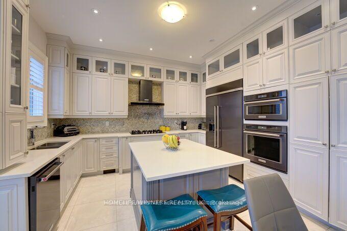 Photo 6 of 13 Boyce Crescent W, Brampton, Vales of Castlemore — HOMEH