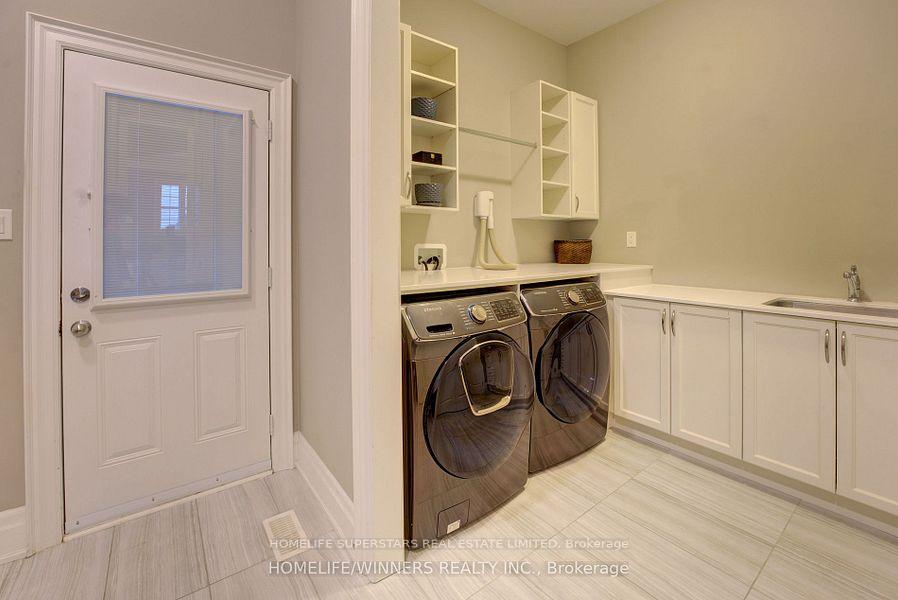 Photo 9 of 13 Boyce Crescent W, Brampton, Vales of Castlemore — HOMEH