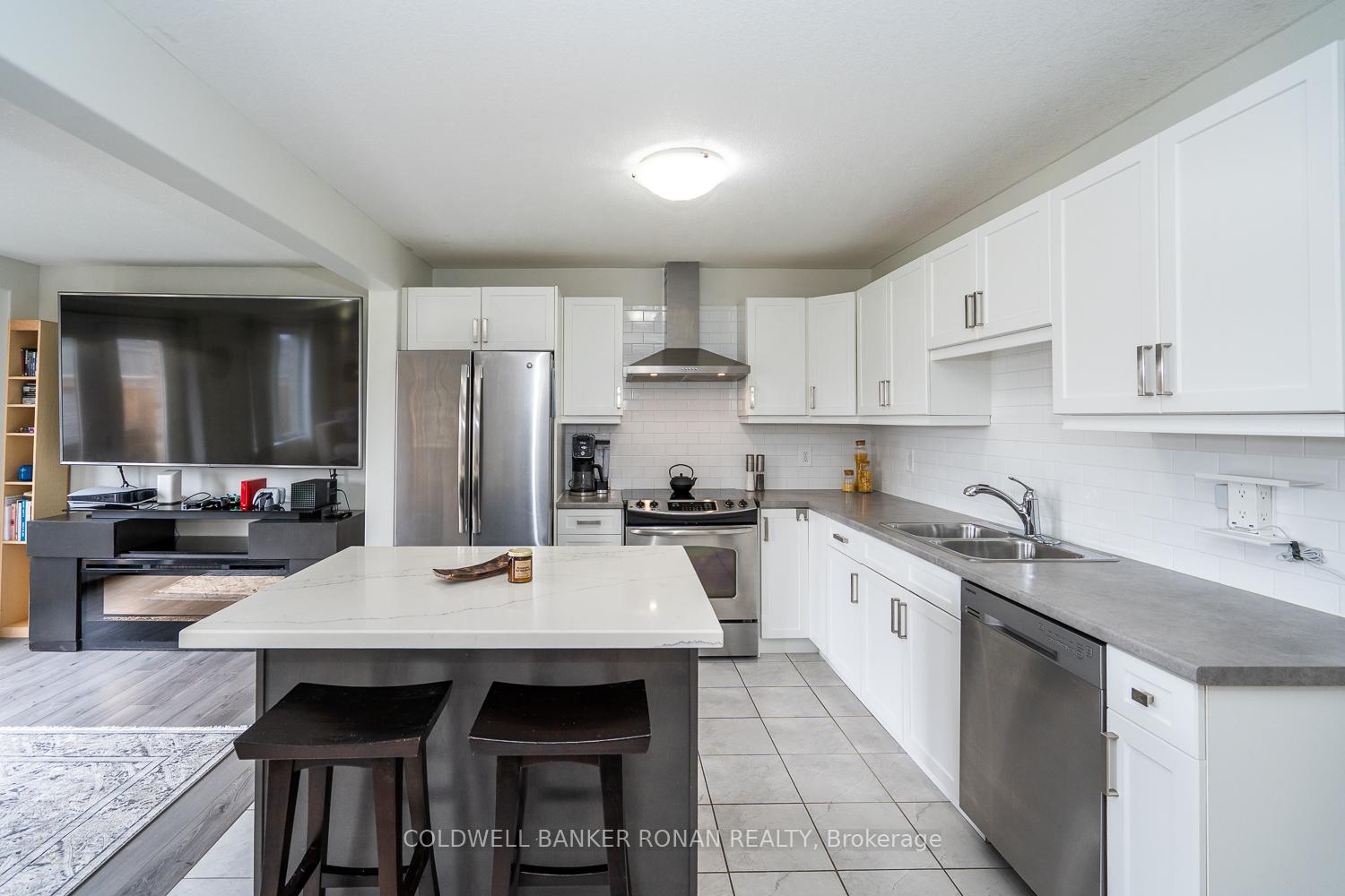 Photo 13 of 197 Hutchinson Drive, New Tecumseth, Alliston — HOMEH