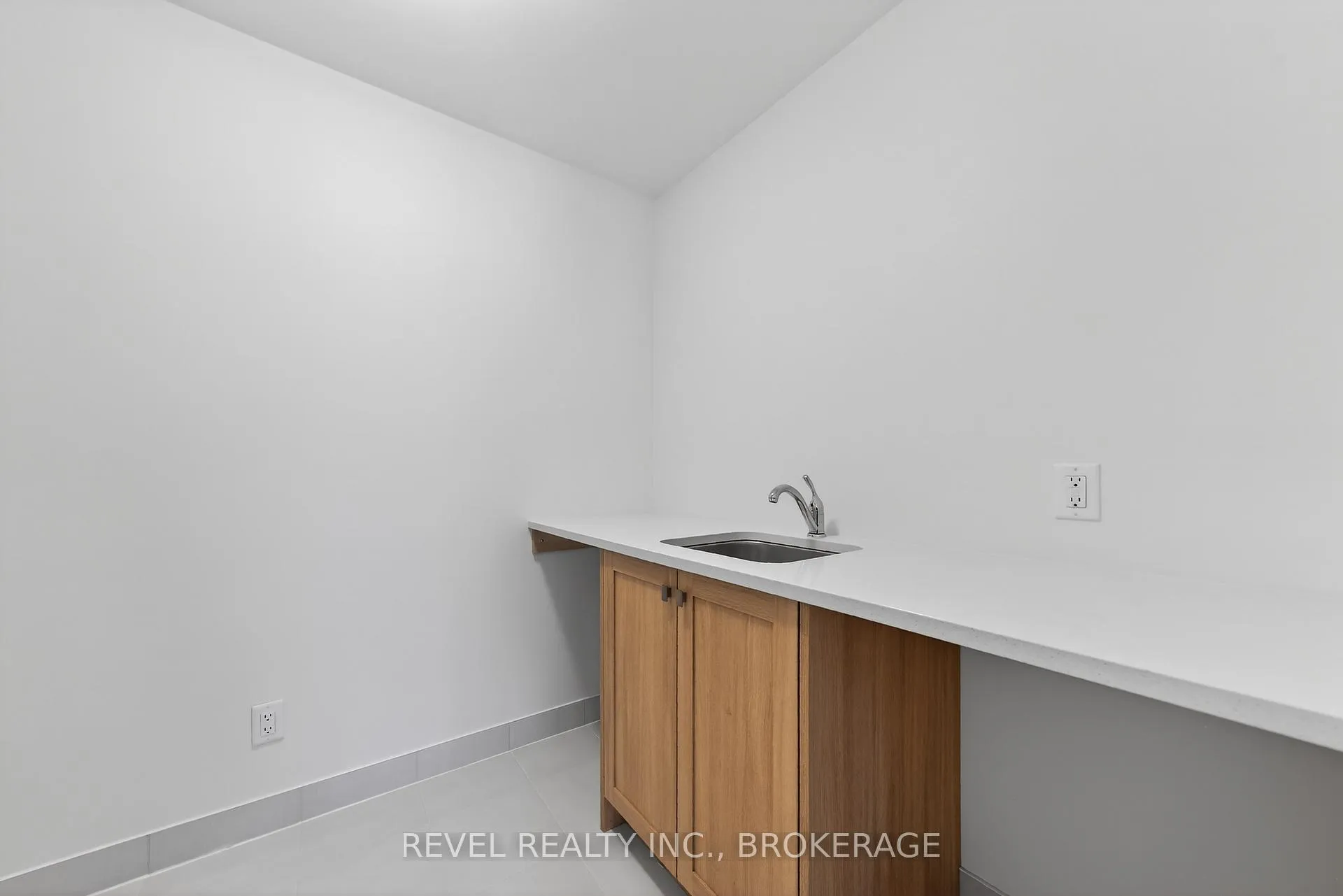 Photo 25 of 432 Buckthorn Drive, Kingston, City Northwest — HOMEH