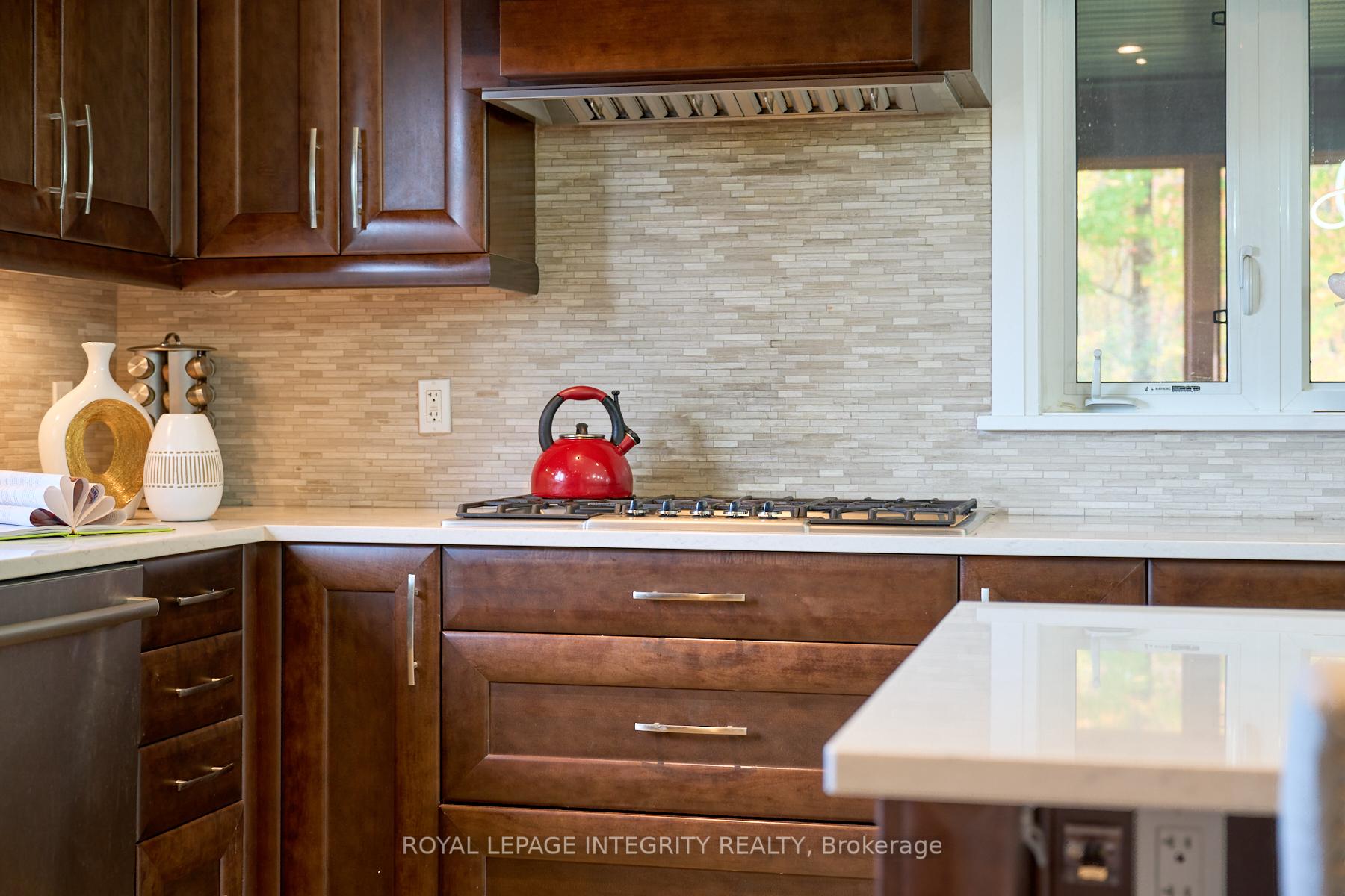 Photo 14 of 1954 Cedarlakes Way, Ottawa, Greely — HOMEH