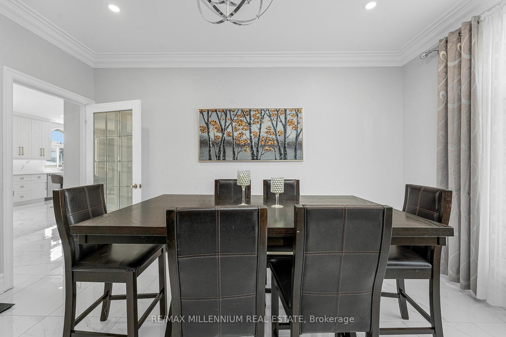 Photo 10 of 449 Chambers Drive, Windsor — HOMEH