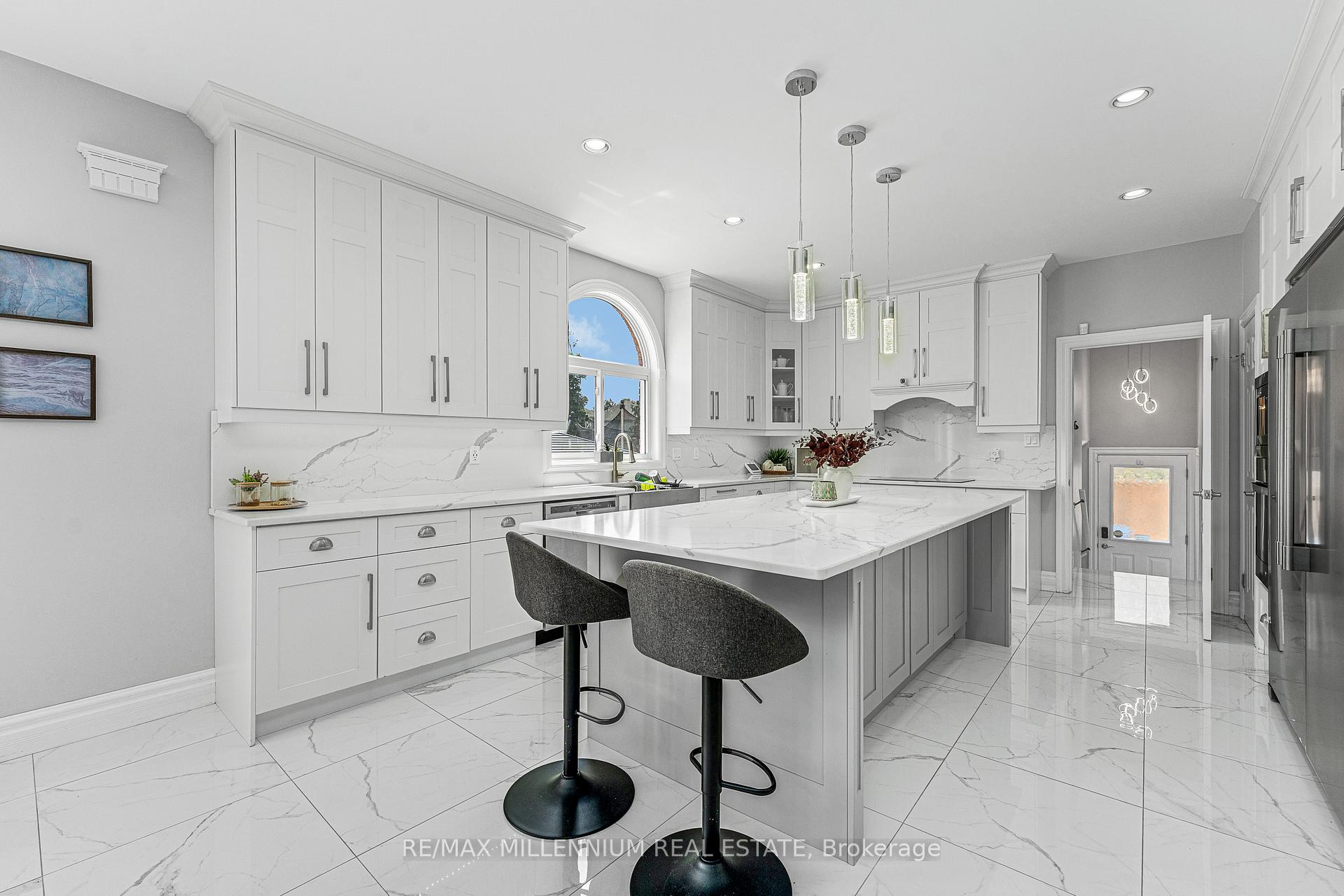 Photo 11 of 449 Chambers Drive, Windsor — HOMEH