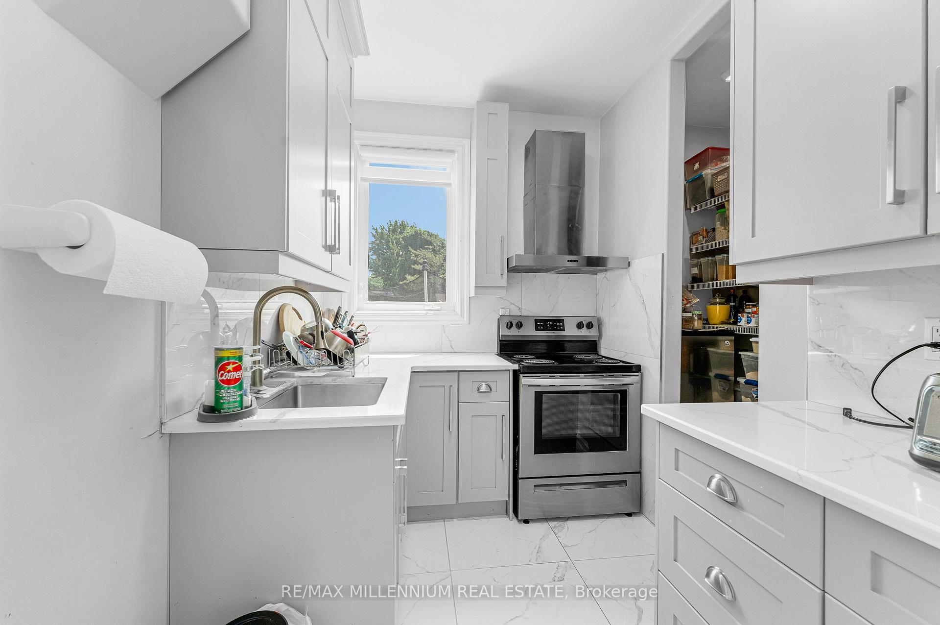 Photo 14 of 449 Chambers Drive, Windsor — HOMEH