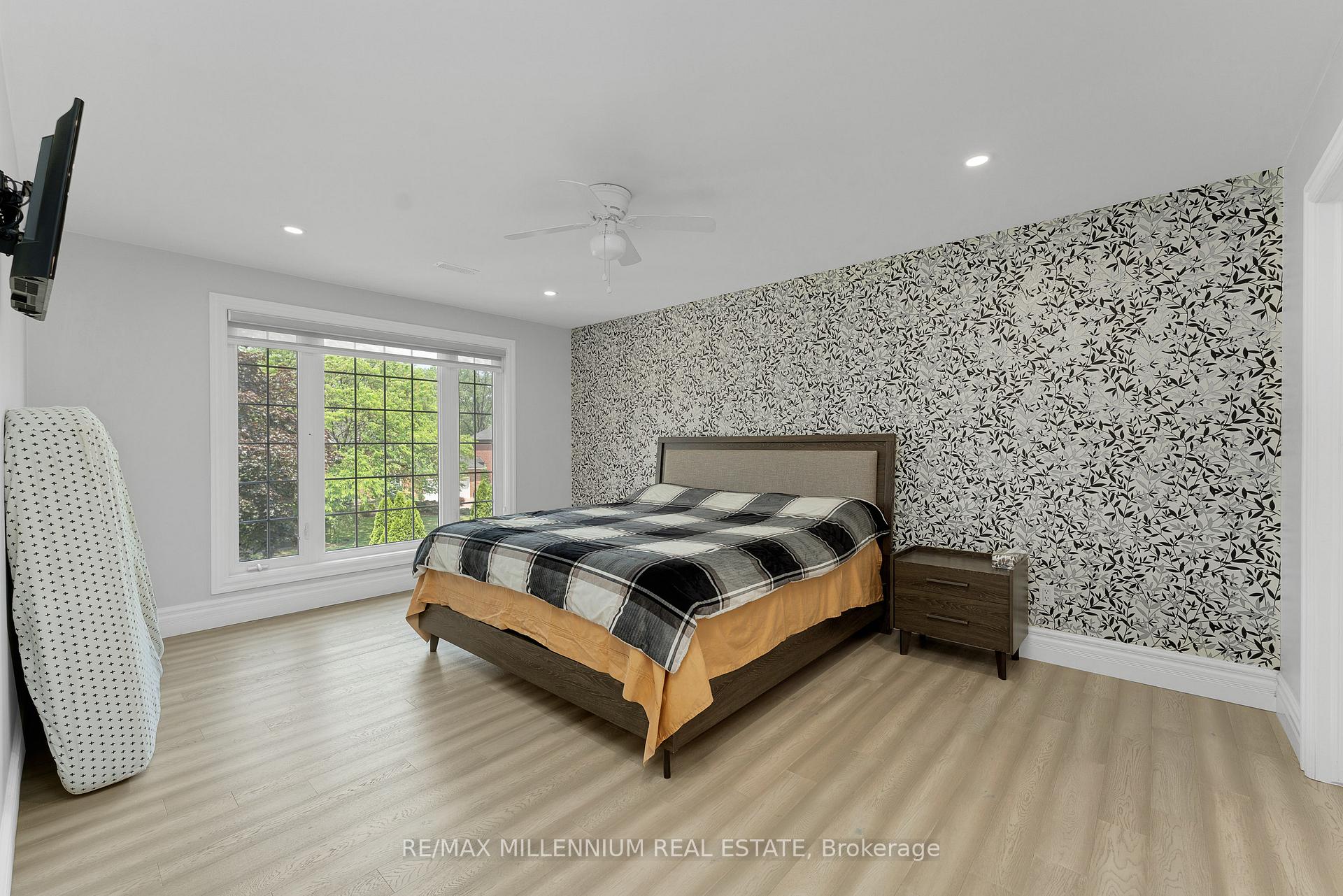 Photo 17 of 449 Chambers Drive, Windsor — HOMEH
