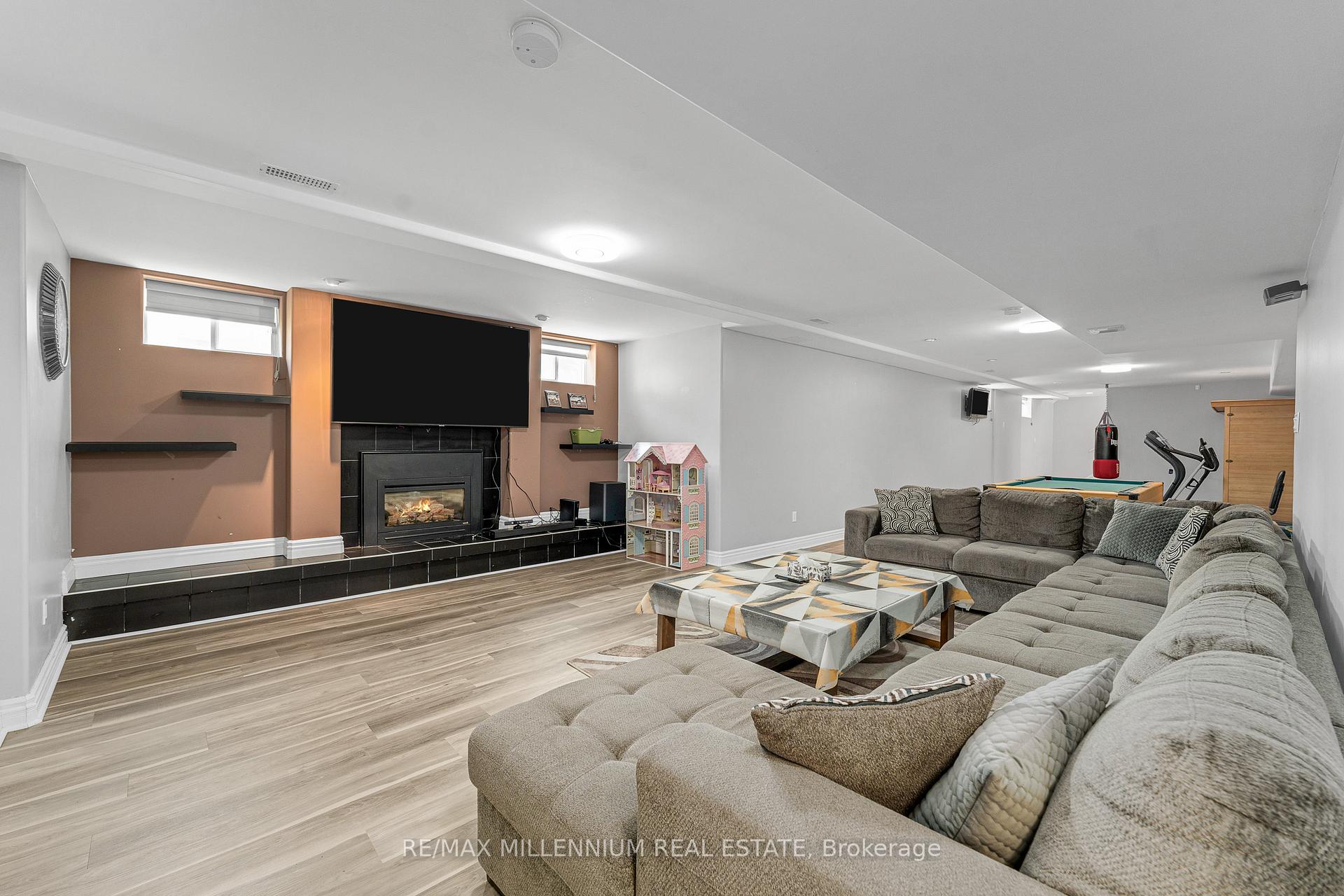 Photo 35 of 449 Chambers Drive, Windsor — HOMEH