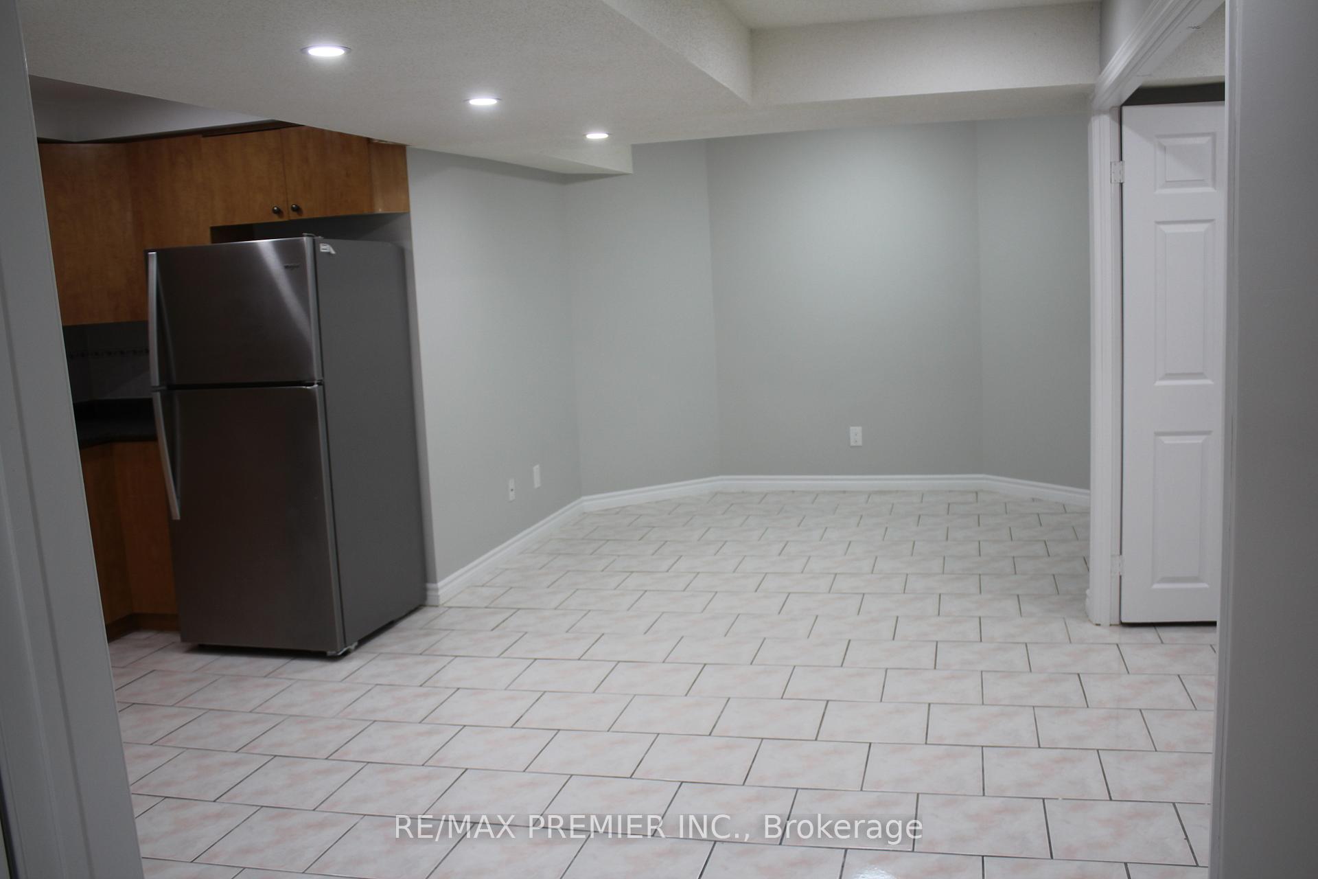 Photo 7 of 25 Westbrook Avenue, Brampton, Bram East — HOMEH