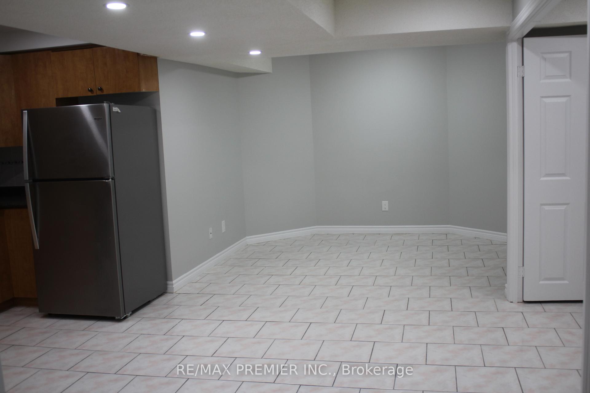 Photo 5 of 25 Westbrook Avenue, Brampton, Bram East — HOMEH