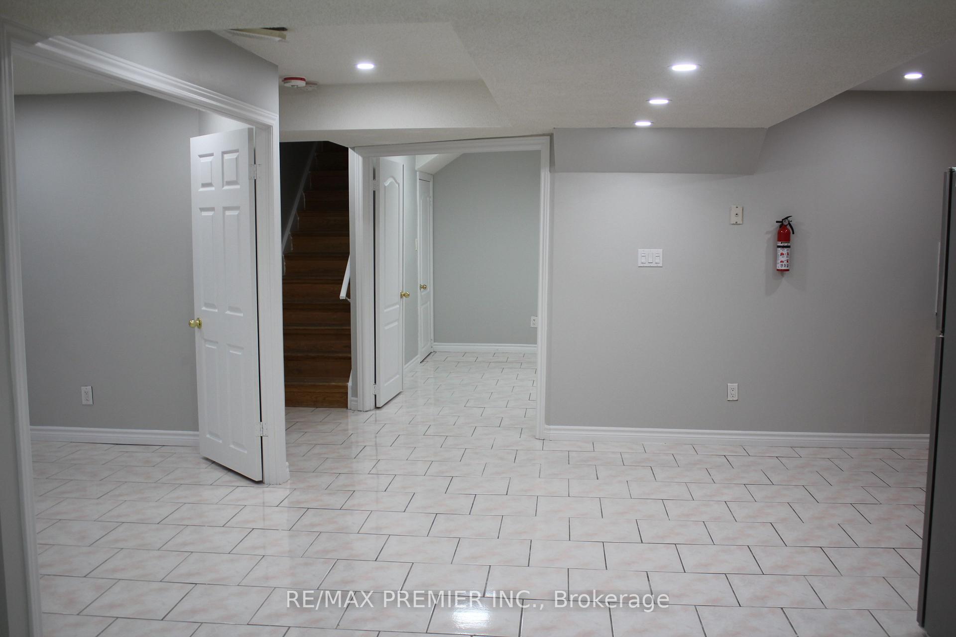 Photo 9 of 25 Westbrook Avenue, Brampton, Bram East — HOMEH