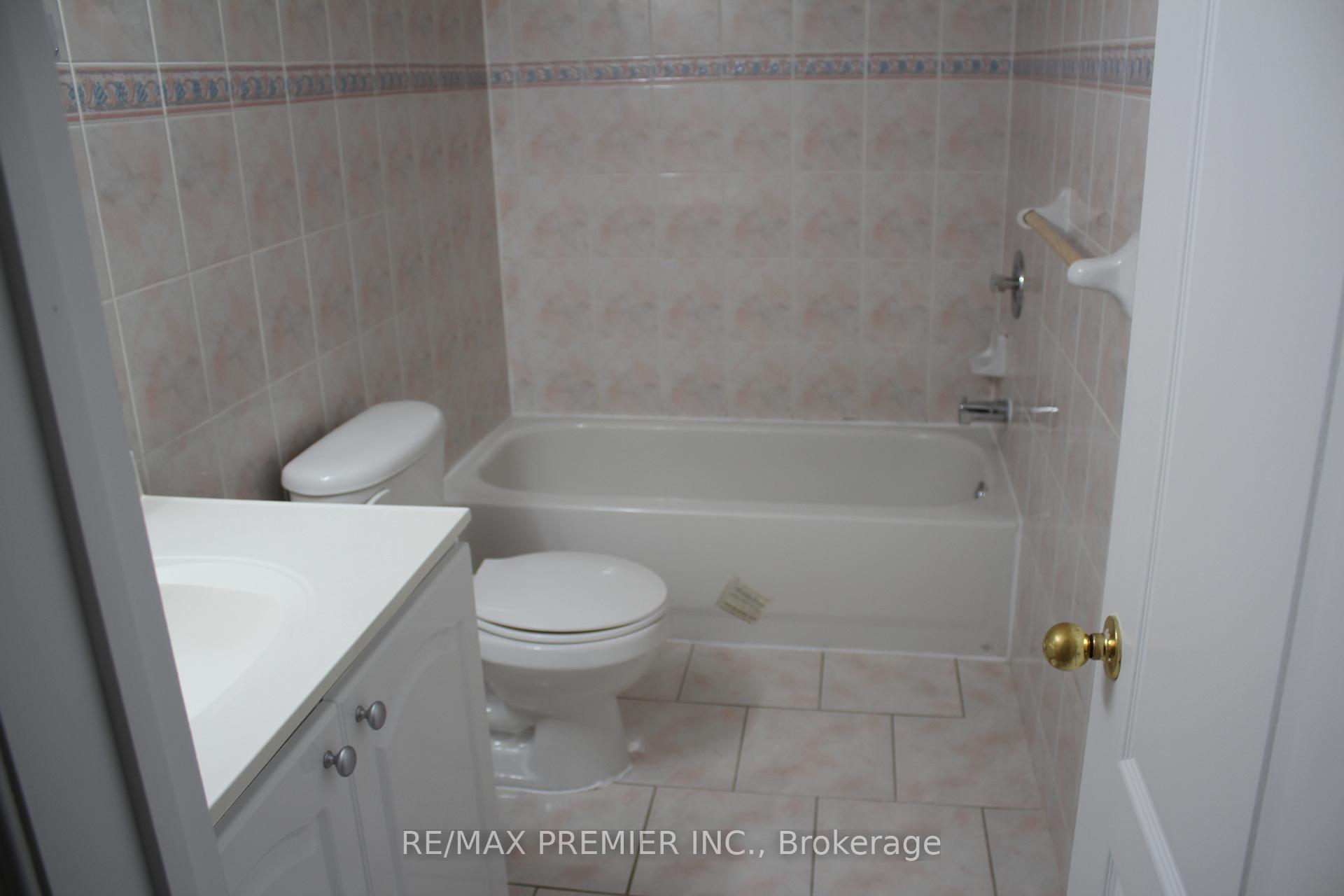 Photo 6 of 25 Westbrook Avenue, Brampton, Bram East — HOMEH