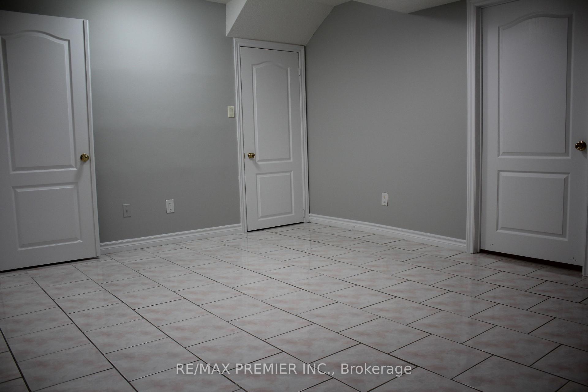 Photo 11 of 25 Westbrook Avenue, Brampton, Bram East — HOMEH