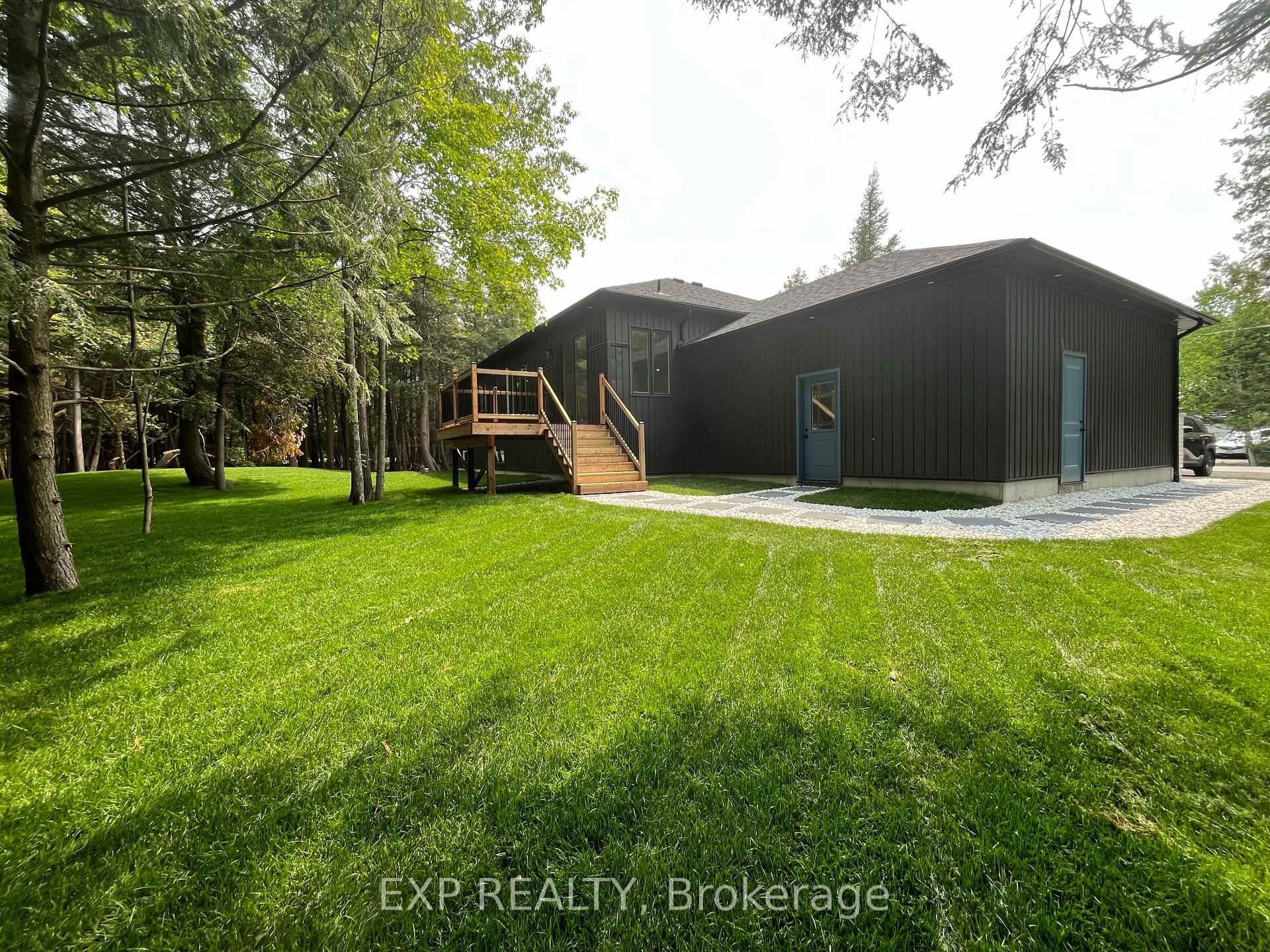 Photo 8 of 48 Iroquois Crescent, Tiny, Rural Tiny — HOMEH