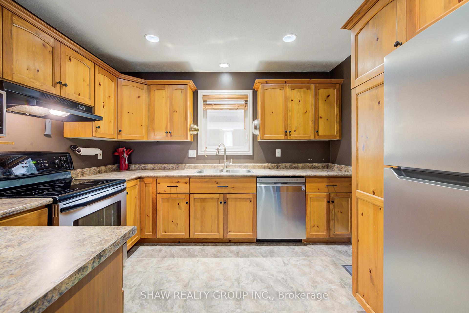 Photo 12 of 235 Binning Street, North Perth, Listowel — HOMEH