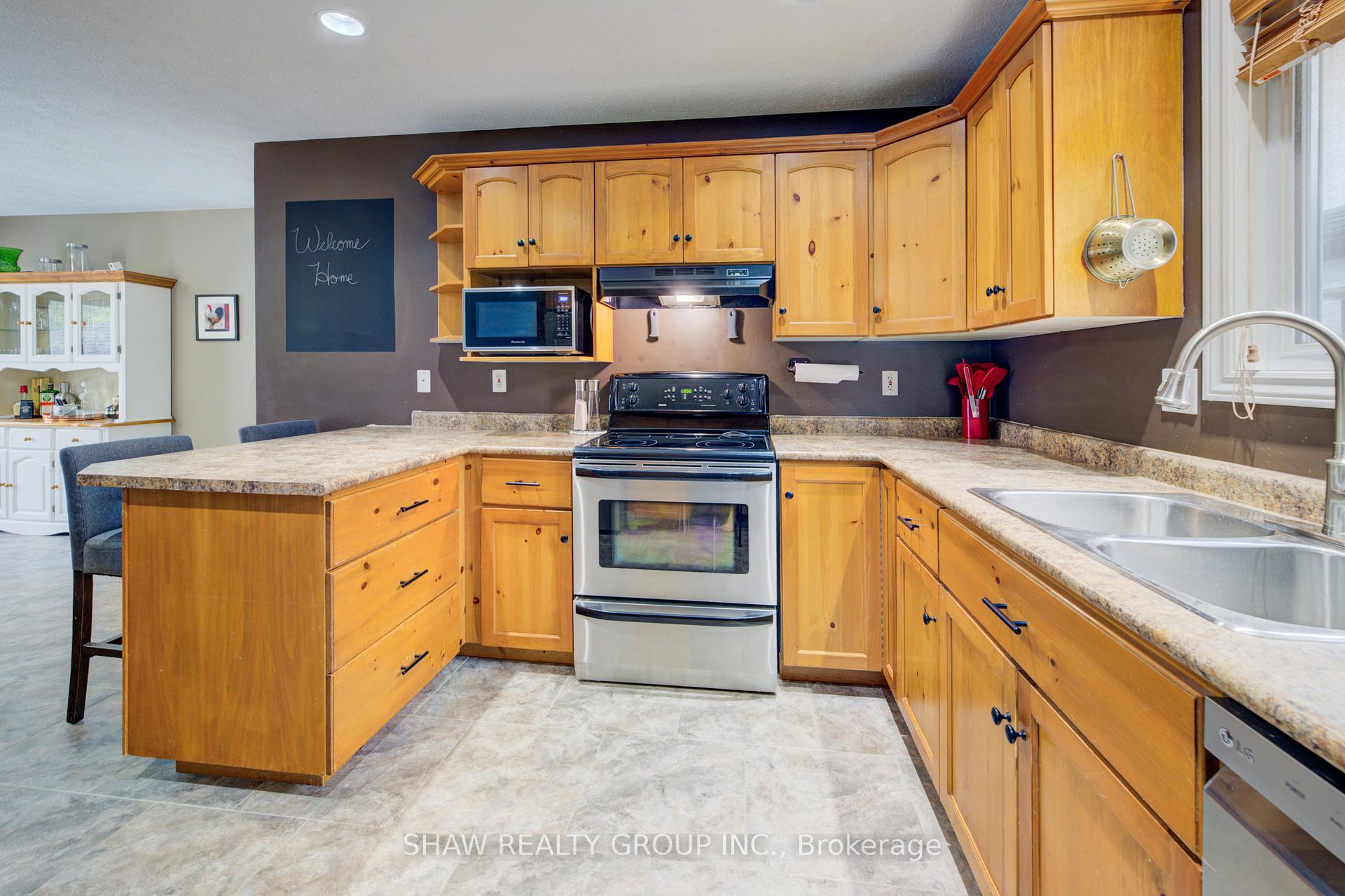 Photo 13 of 235 Binning Street, North Perth, Listowel — HOMEH