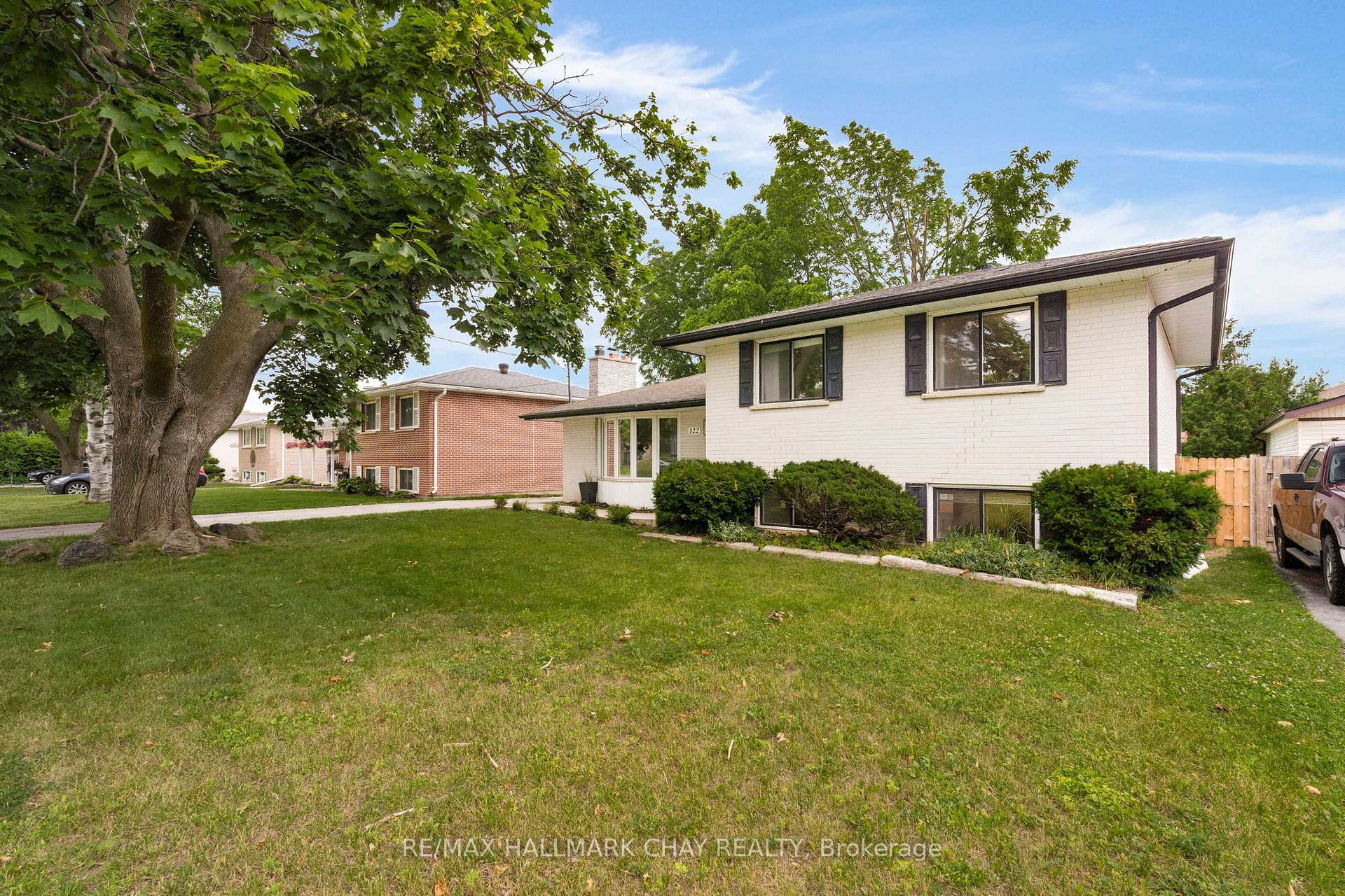 Photo 3 of 122 Steel Street, Barrie, Grove East — HOMEH