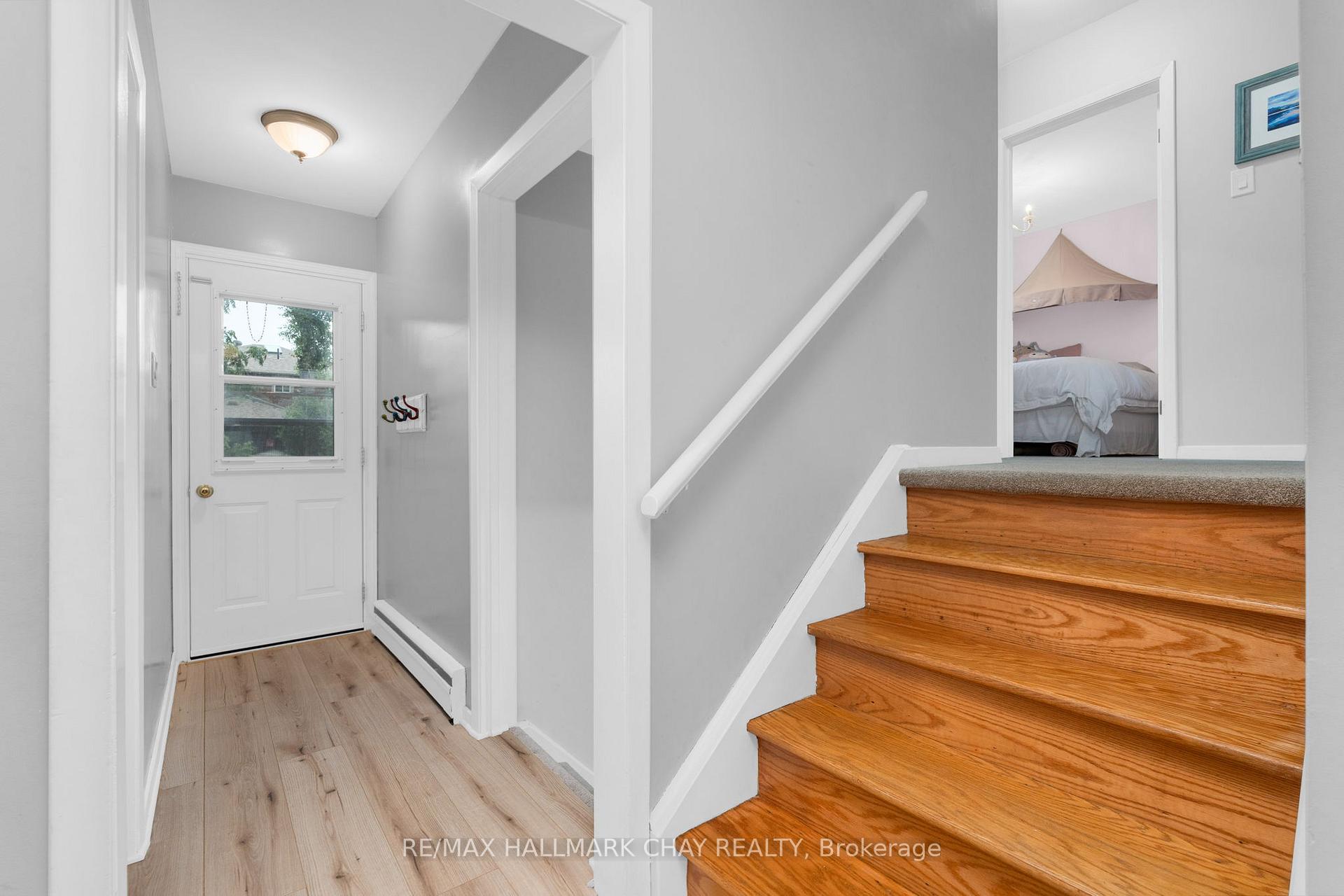 Photo 10 of 122 Steel Street, Barrie, Grove East — HOMEH