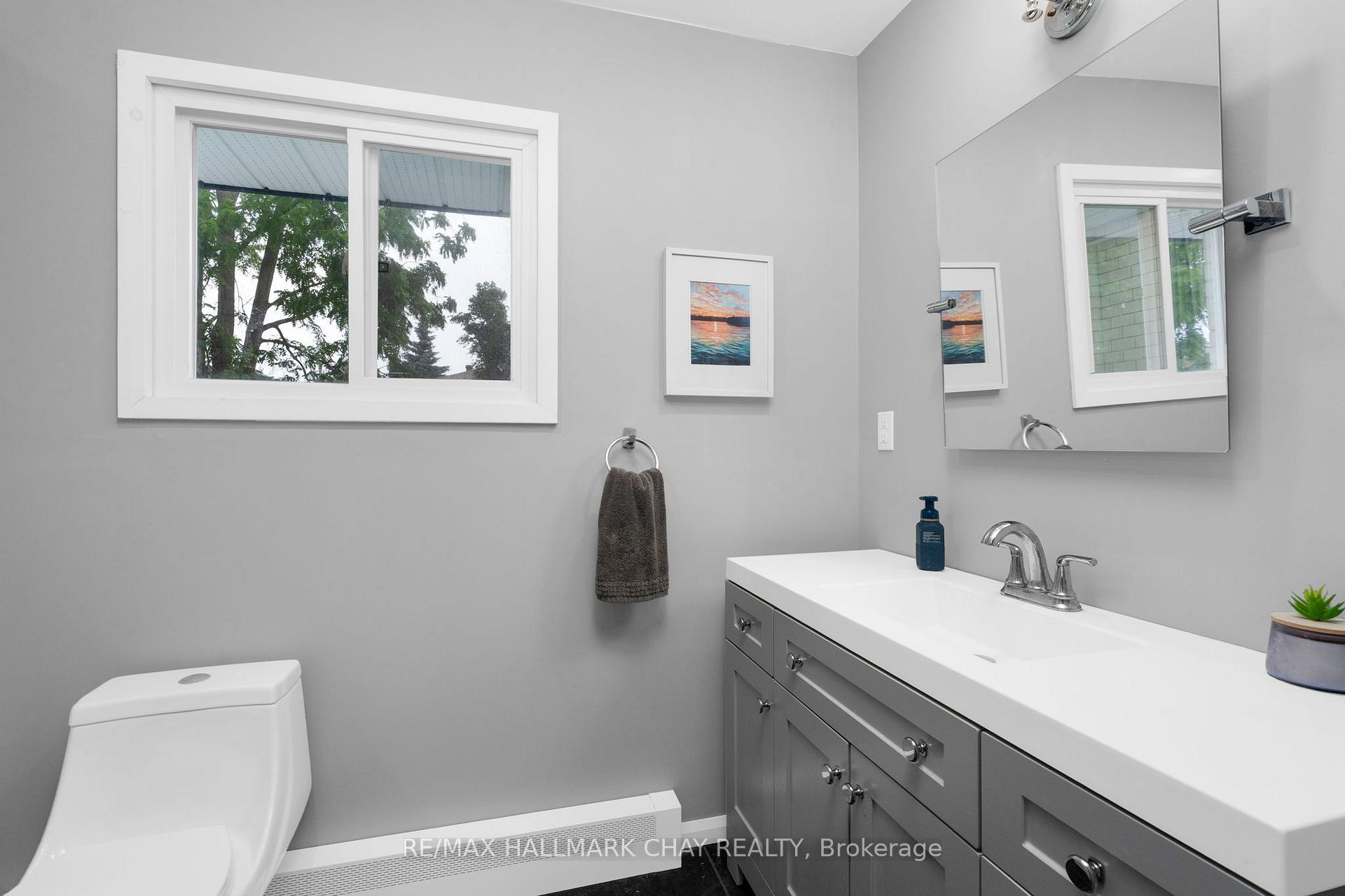 Photo 14 of 122 Steel Street, Barrie, Grove East — HOMEH