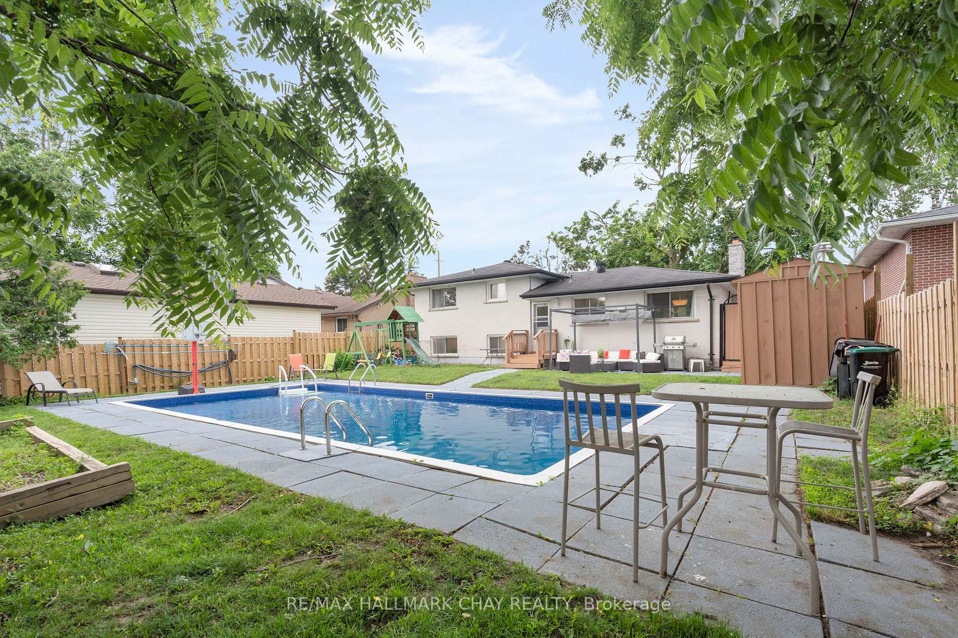 Photo 21 of 122 Steel Street, Barrie, Grove East — HOMEH