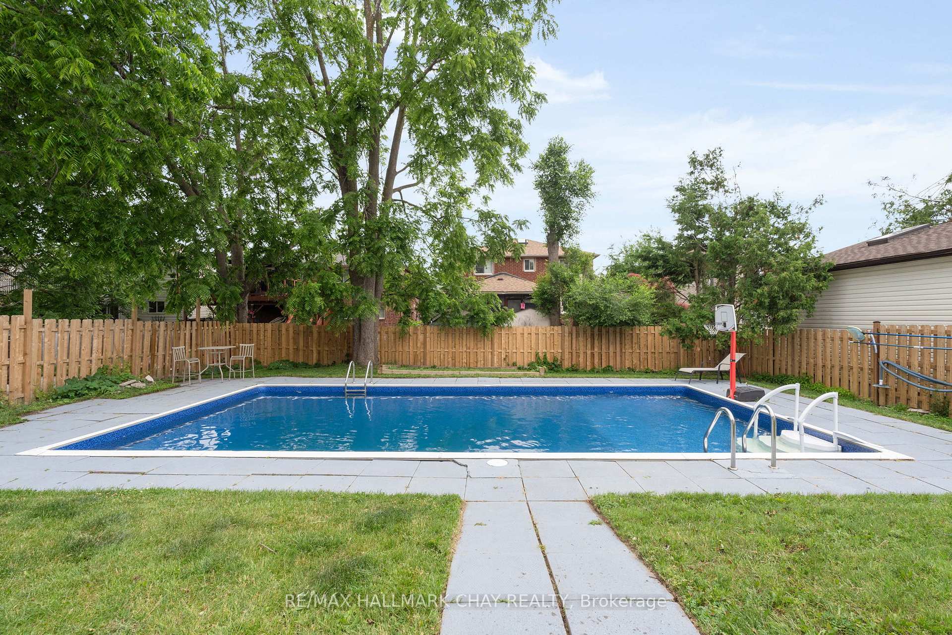 Photo 23 of 122 Steel Street, Barrie, Grove East — HOMEH