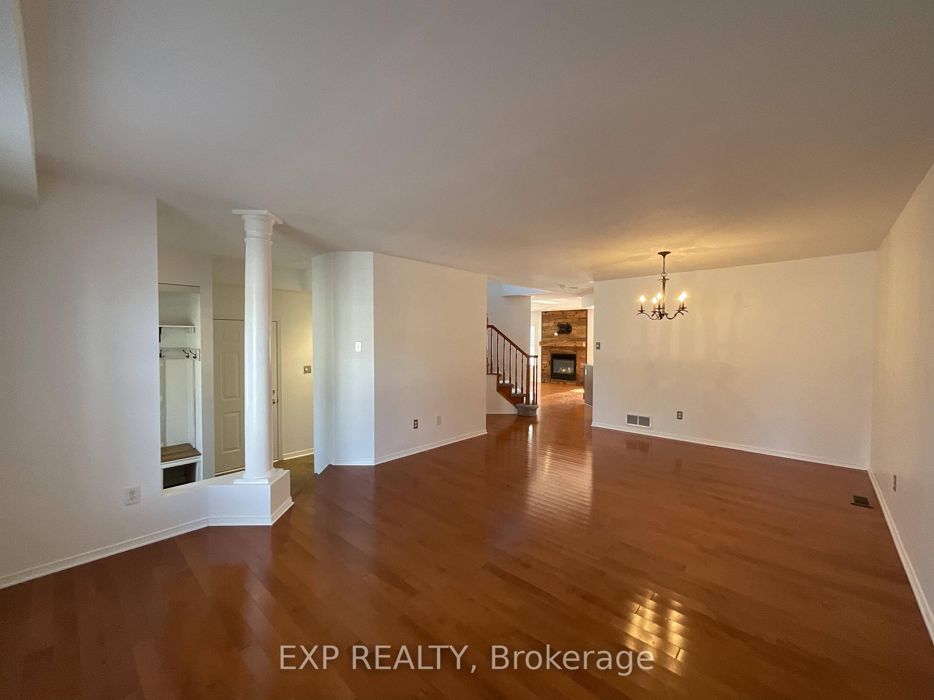 Photo 4 of 32 Fairpark Drive, Ottawa, Barrhaven East — HOMEH