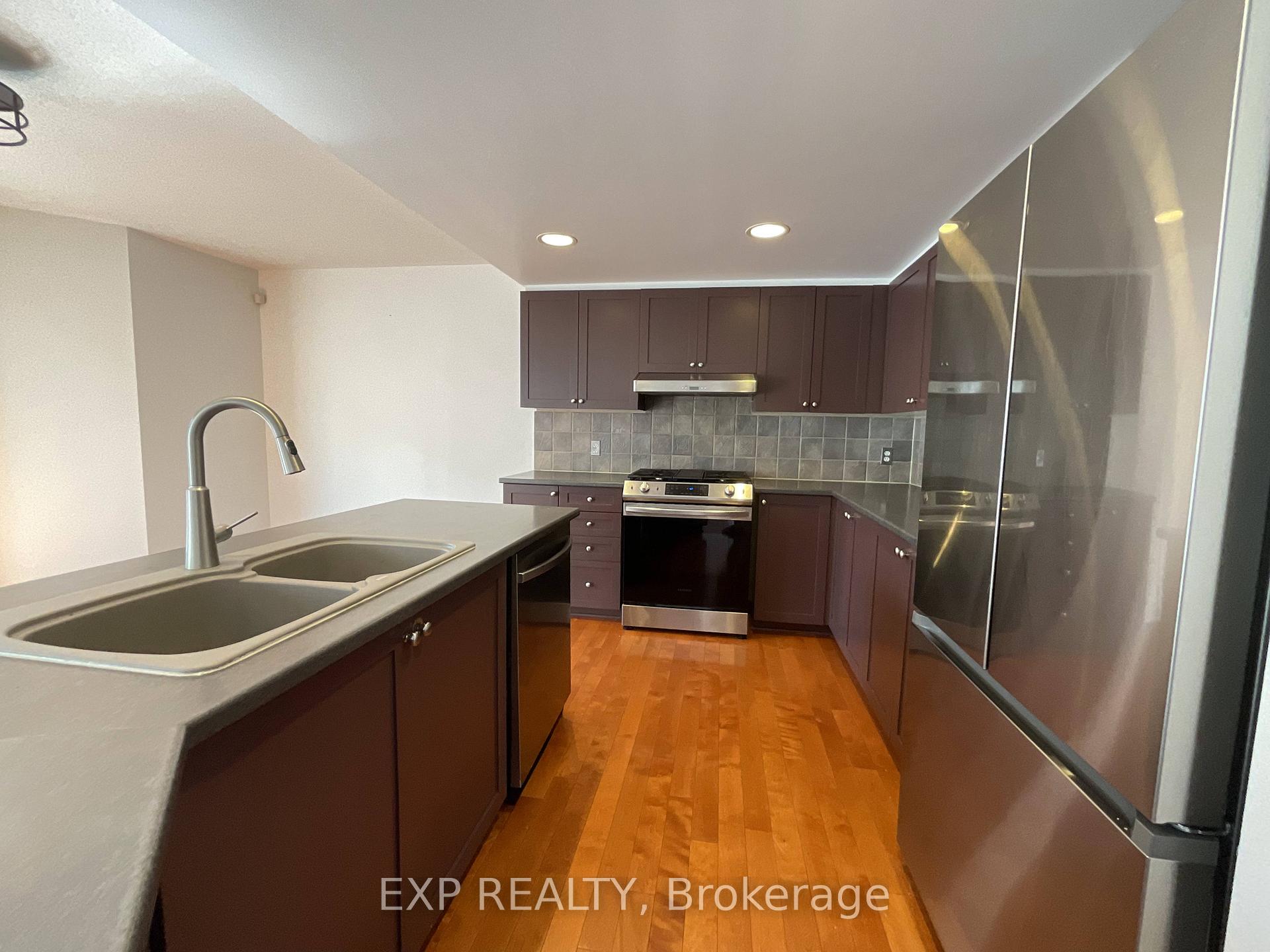 Photo 9 of 32 Fairpark Drive, Ottawa, Barrhaven East — HOMEH