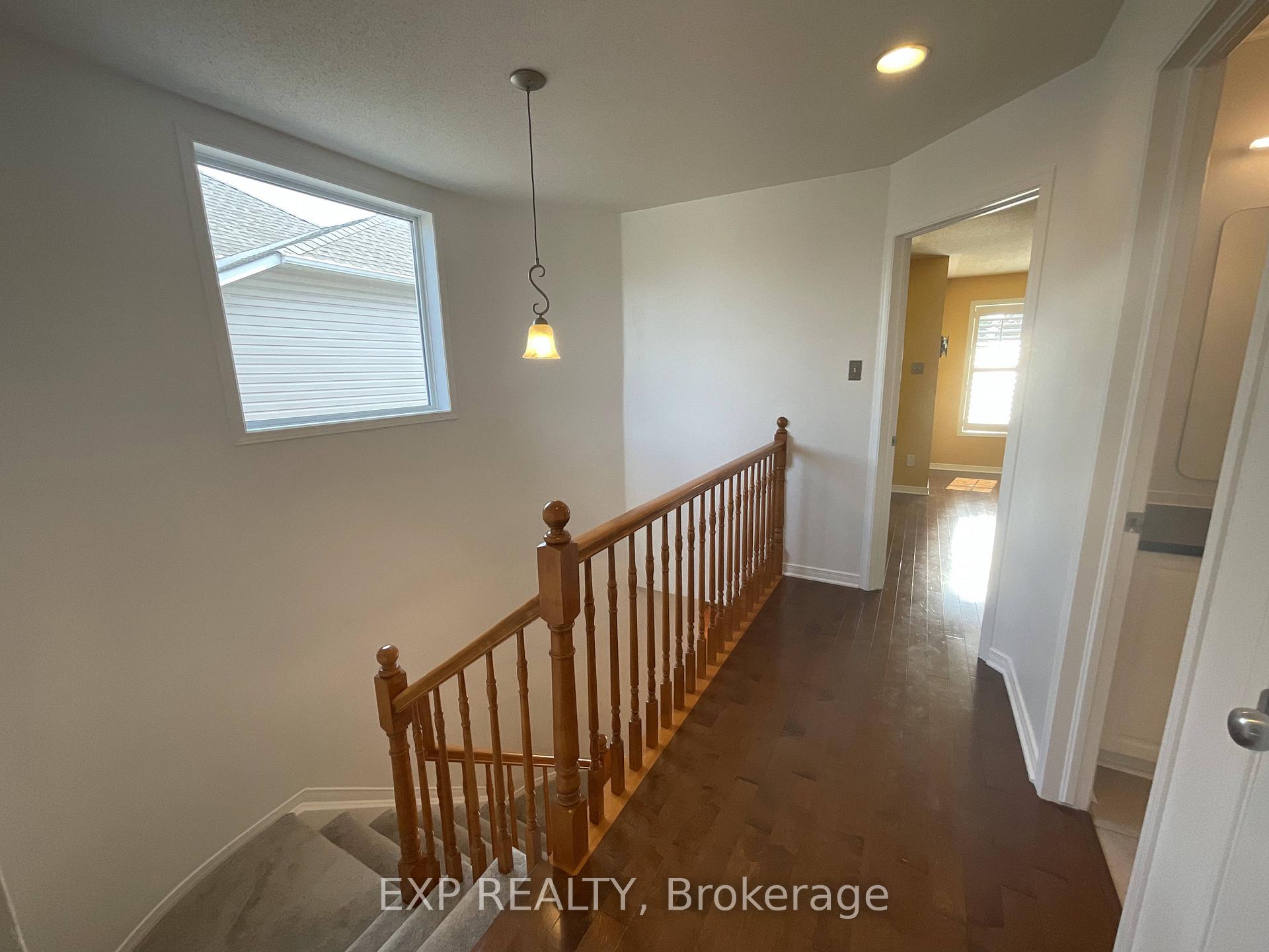 Photo 15 of 32 Fairpark Drive, Ottawa, Barrhaven East — HOMEH
