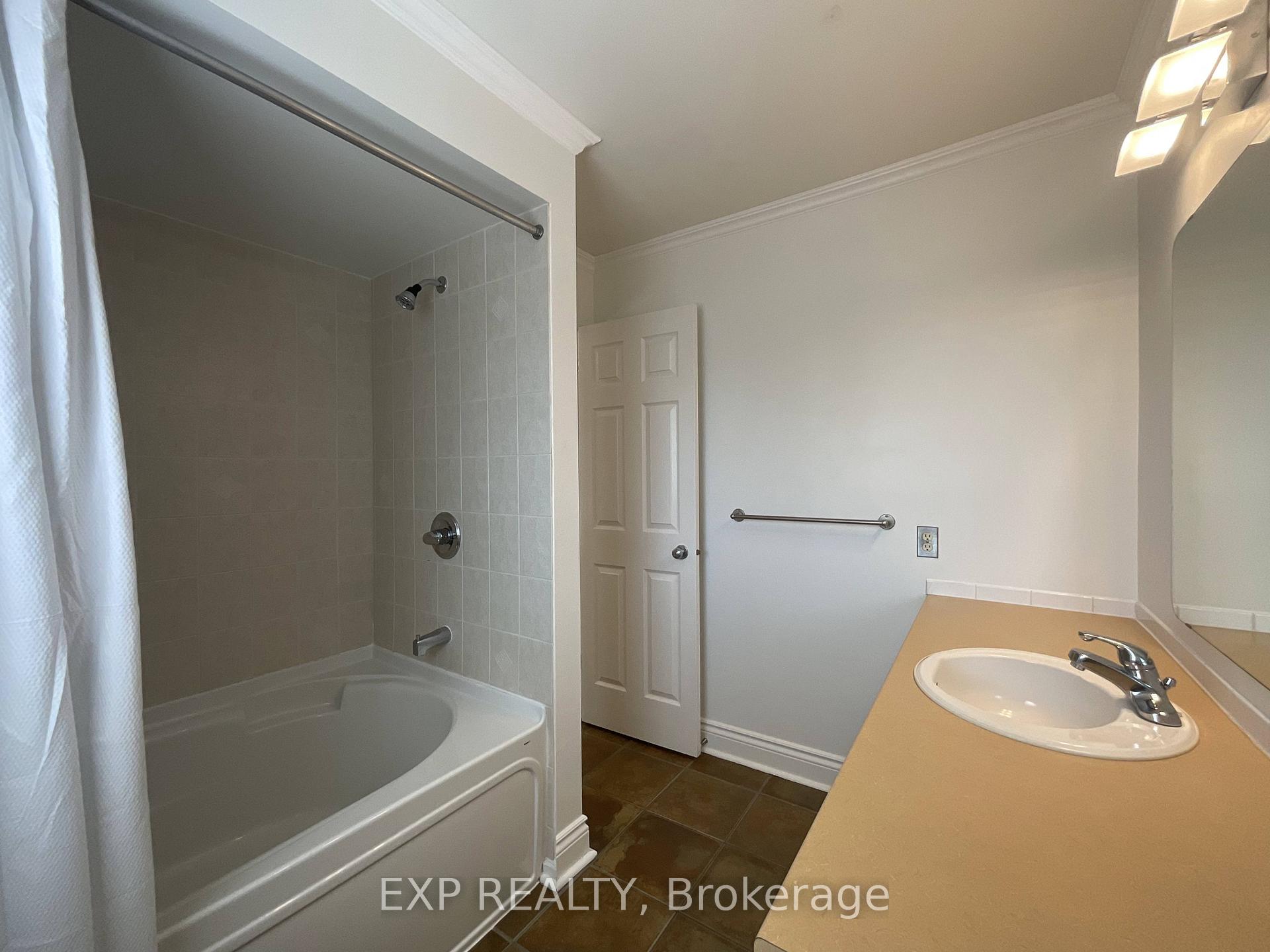 Photo 27 of 32 Fairpark Drive, Ottawa, Barrhaven East — HOMEH