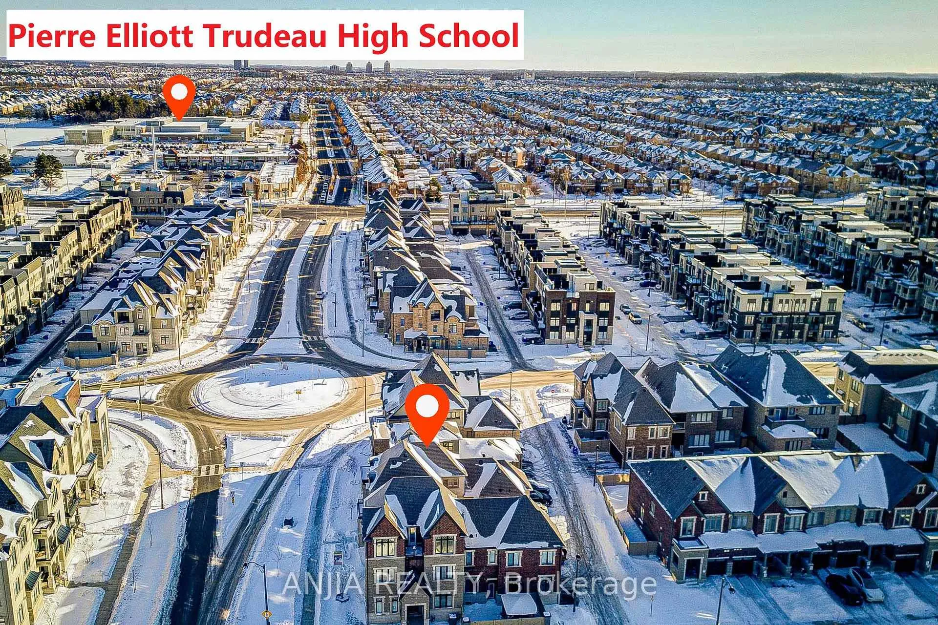 Photo 4 of 35 York Downs Boulevard, Markham, Angus Glen — HOMEH