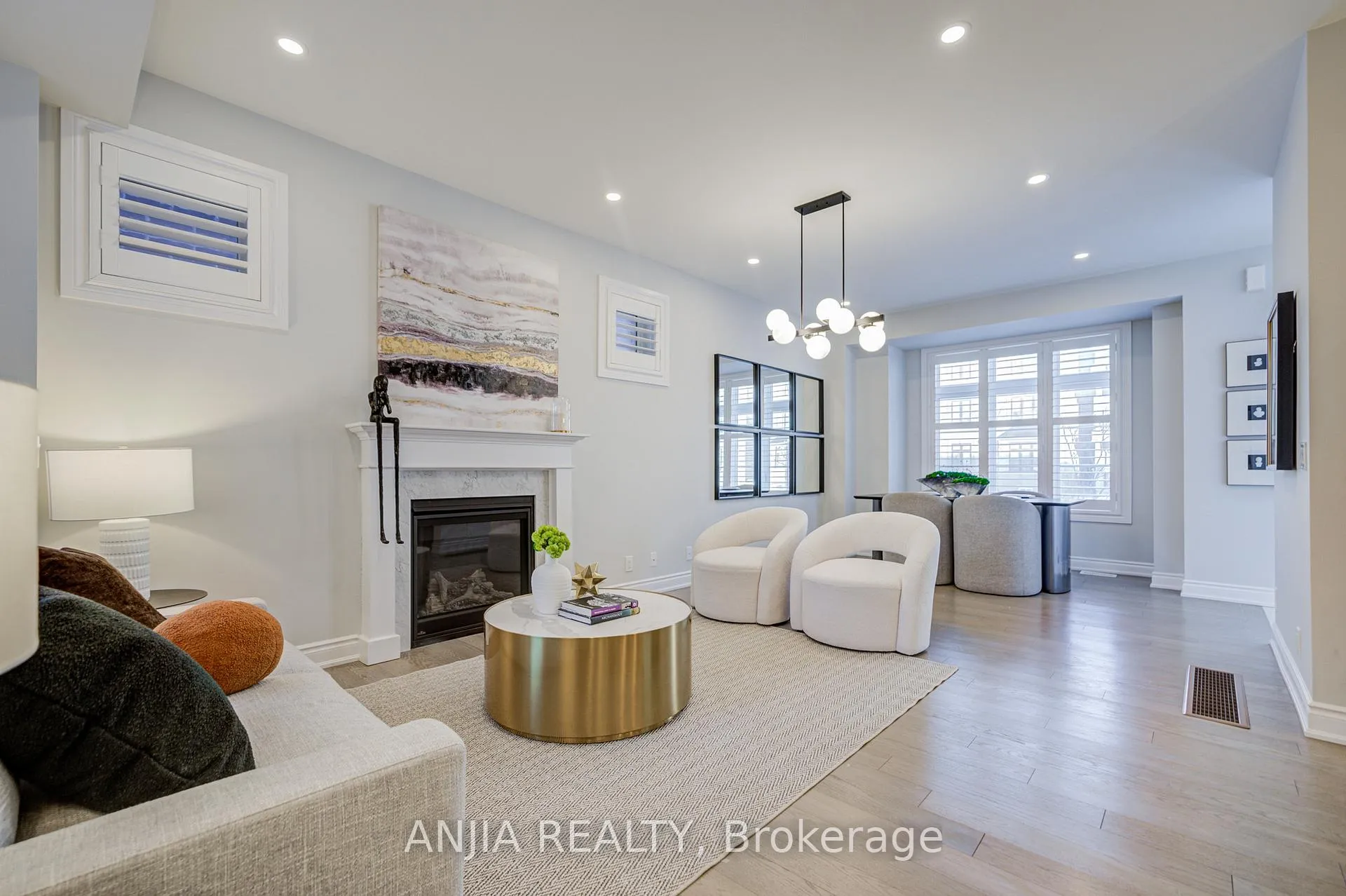 Photo 12 of 35 York Downs Boulevard, Markham, Angus Glen — HOMEH