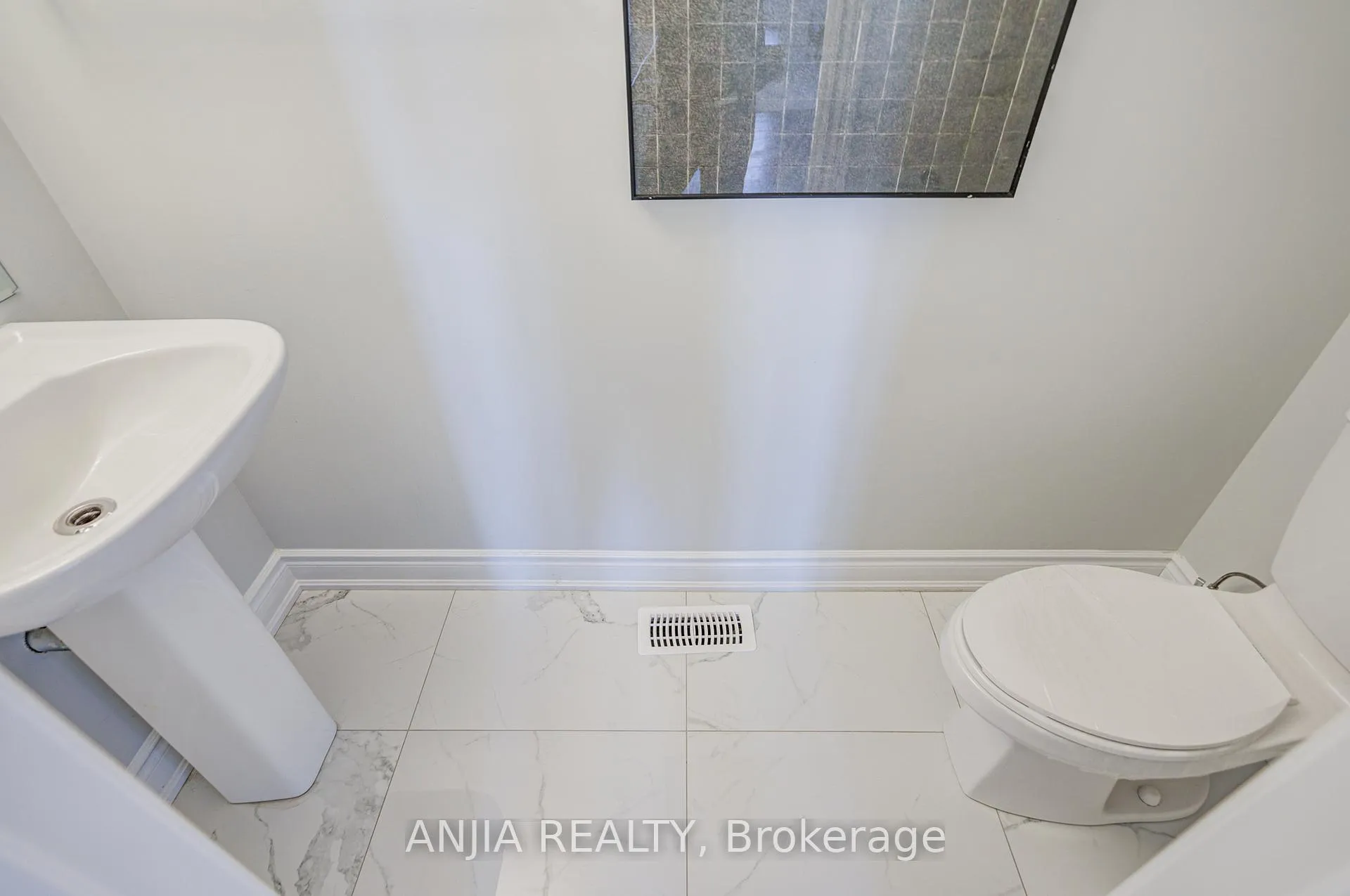 Photo 39 of 35 York Downs Boulevard, Markham, Angus Glen — HOMEH
