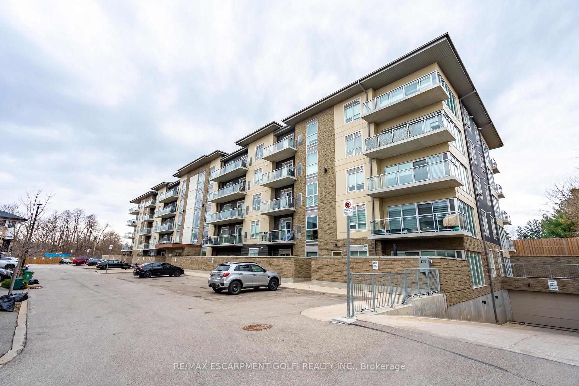 Photo 2 of Unit 403, 16 Markle Crescent, Hamilton, Ancaster — HOMEH