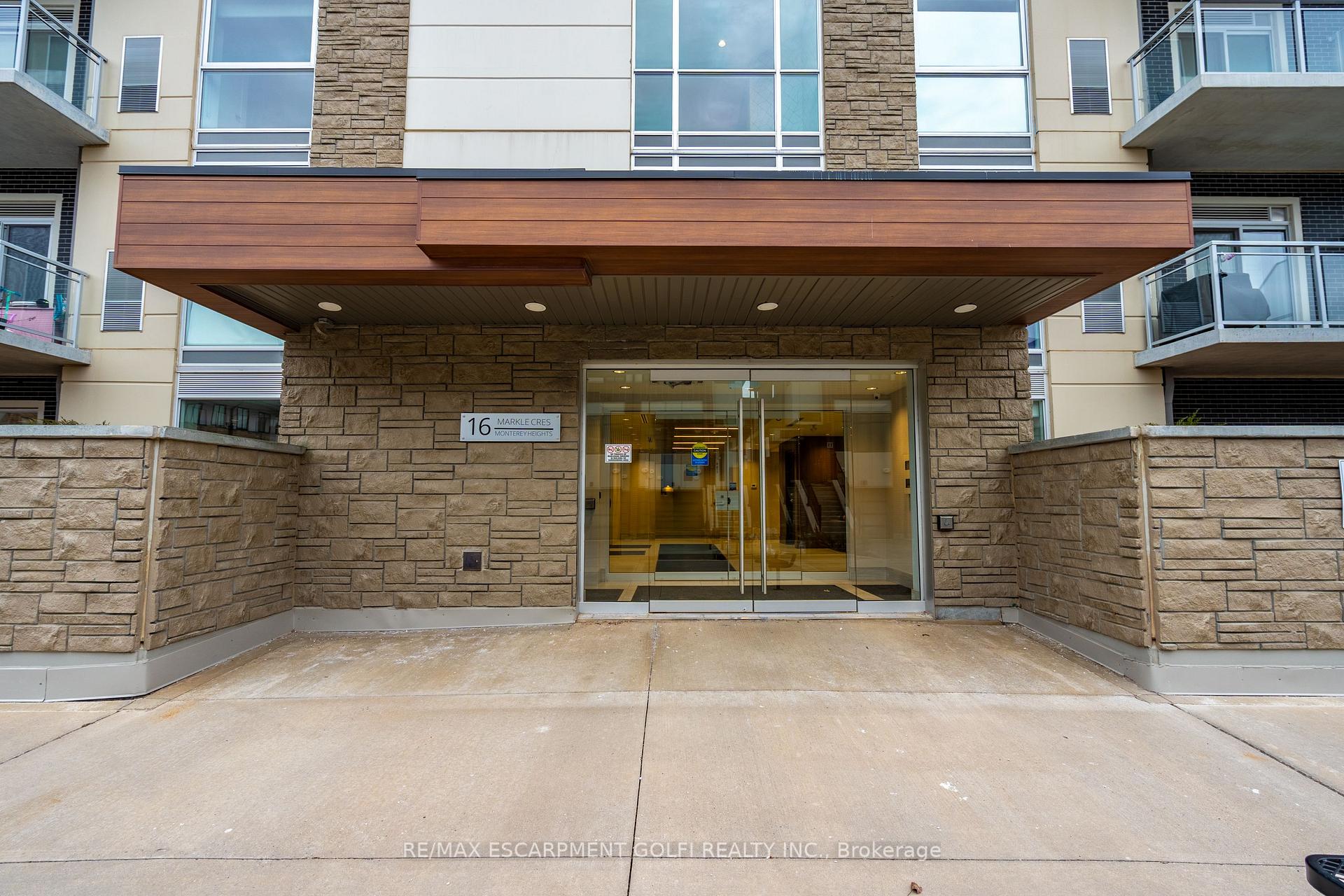 Photo 3 of Unit 403, 16 Markle Crescent, Hamilton, Ancaster — HOMEH