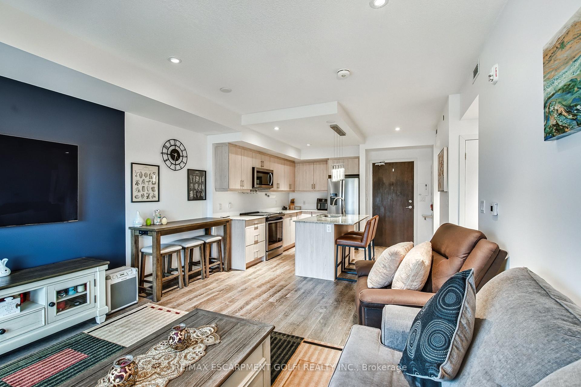 Photo 12 of Unit 403, 16 Markle Crescent, Hamilton, Ancaster — HOMEH